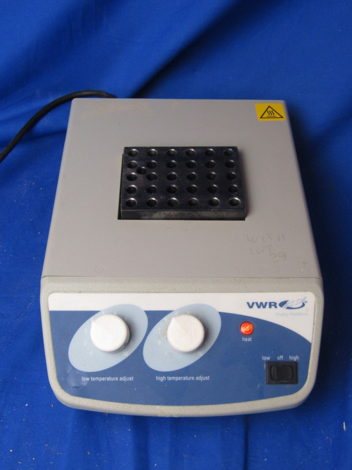 VWR Analog Heat Block 949310 with 30 Well Block