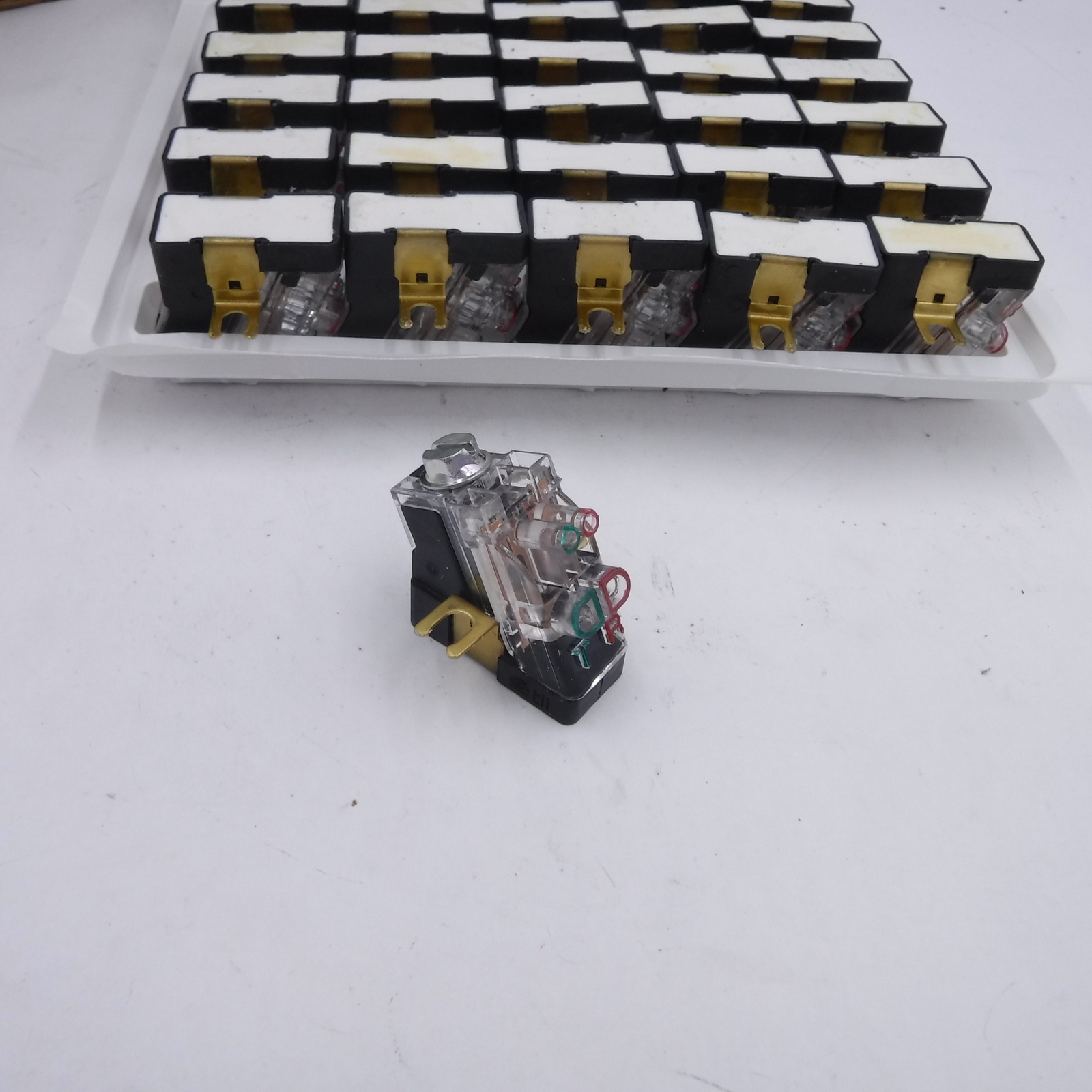 30 Pack TII TECHNOLOGIES SEALED Surge Arrester -ANGLE DRIVER 265-600V AD-01W-LP