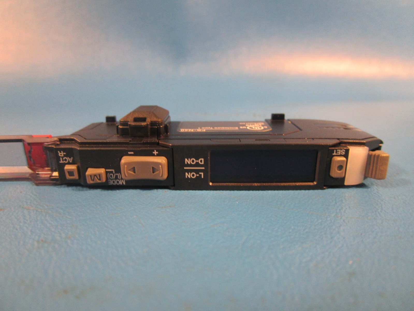 Keyence FS-N40, Digital Fiber Optic Sensor