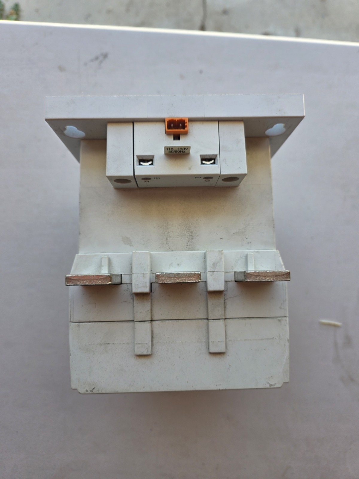 Allen Bradley 100-D250 Contractor with 3 Poles – White/Grey