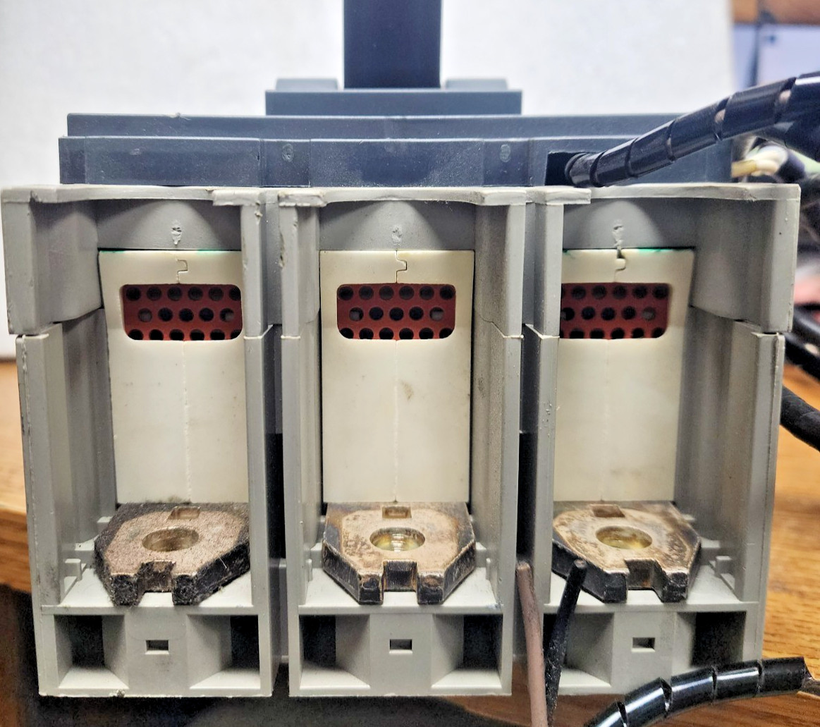 🤠 MERLIN GERIN 400 AMP CIRCUIT BREAKER 600 VAC 3 POLE NSJ400 A