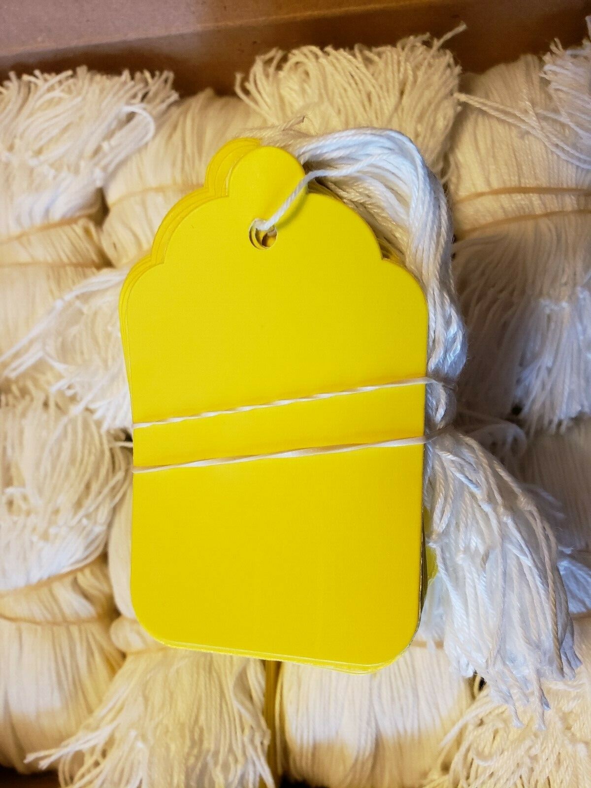1000 Blank Yellow Strung Merchandise Price Tags Retail String Coupon Label Large
