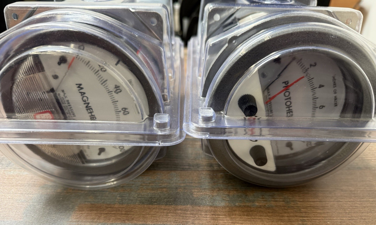 Lot of 2 Dwyer Pressure Gauges Photohelic & Magnehelic A3000 Series NOS