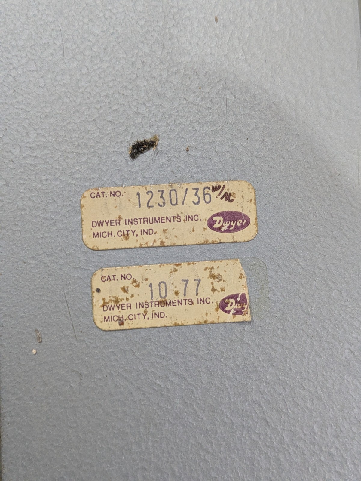 Dwyer 1230-36 Flex-Tube Well-Type Manometer Series 1230 36-Inch Range Used