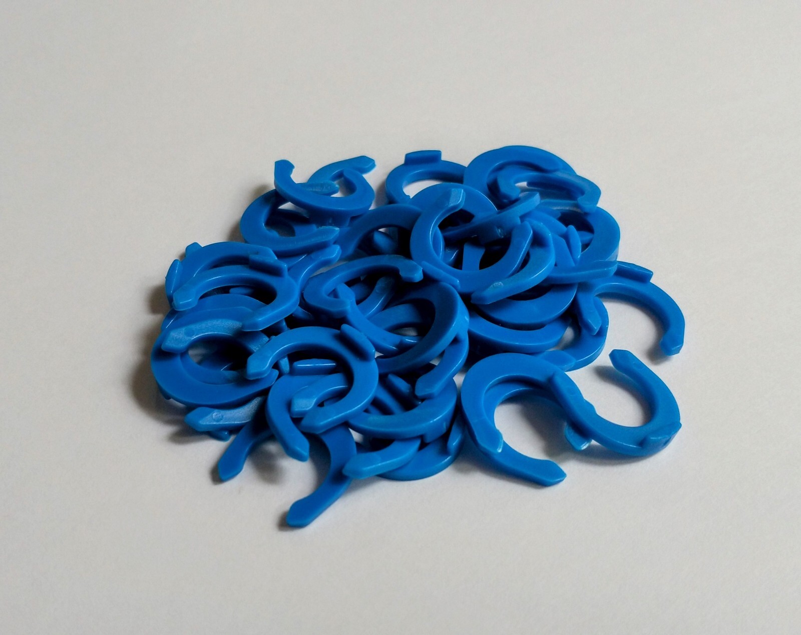 3/8″ (9.5mm) Small Clip RO vinyl/PVC Tube Quick Connect Lock Clips Shark Bite