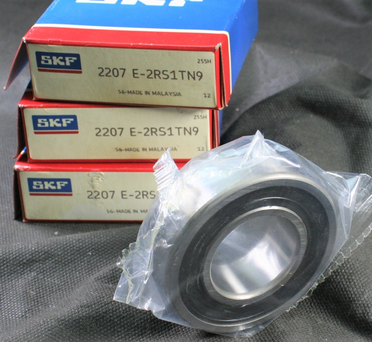 One (1) SKF 2207 E 2RS1TN9 Self Aligning Bearing 35 MM ID Malaysia NEW
