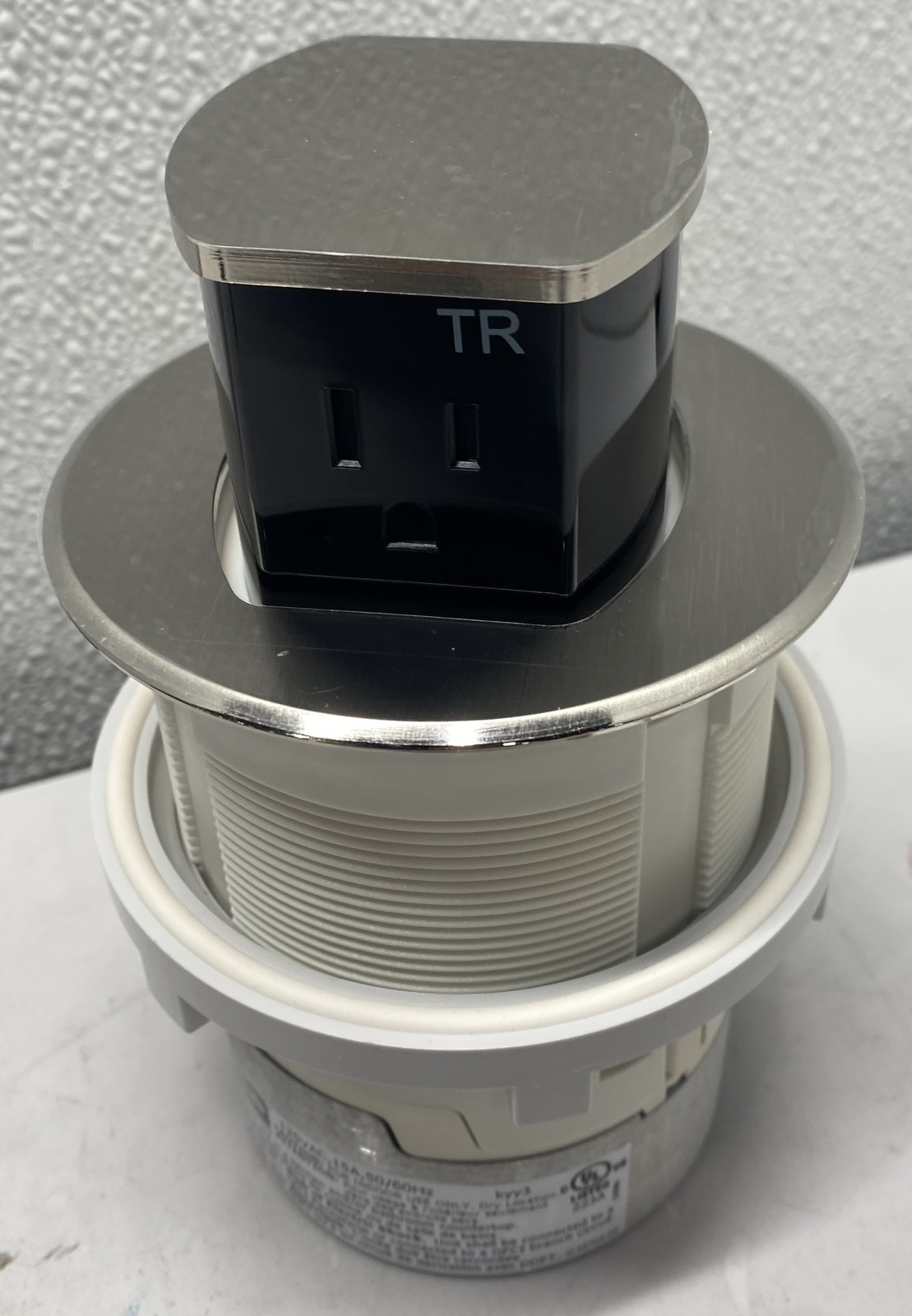 Hubbell 15A 125V Tamper Resistant Pop-Up Countertop Receptacle RCT200NI