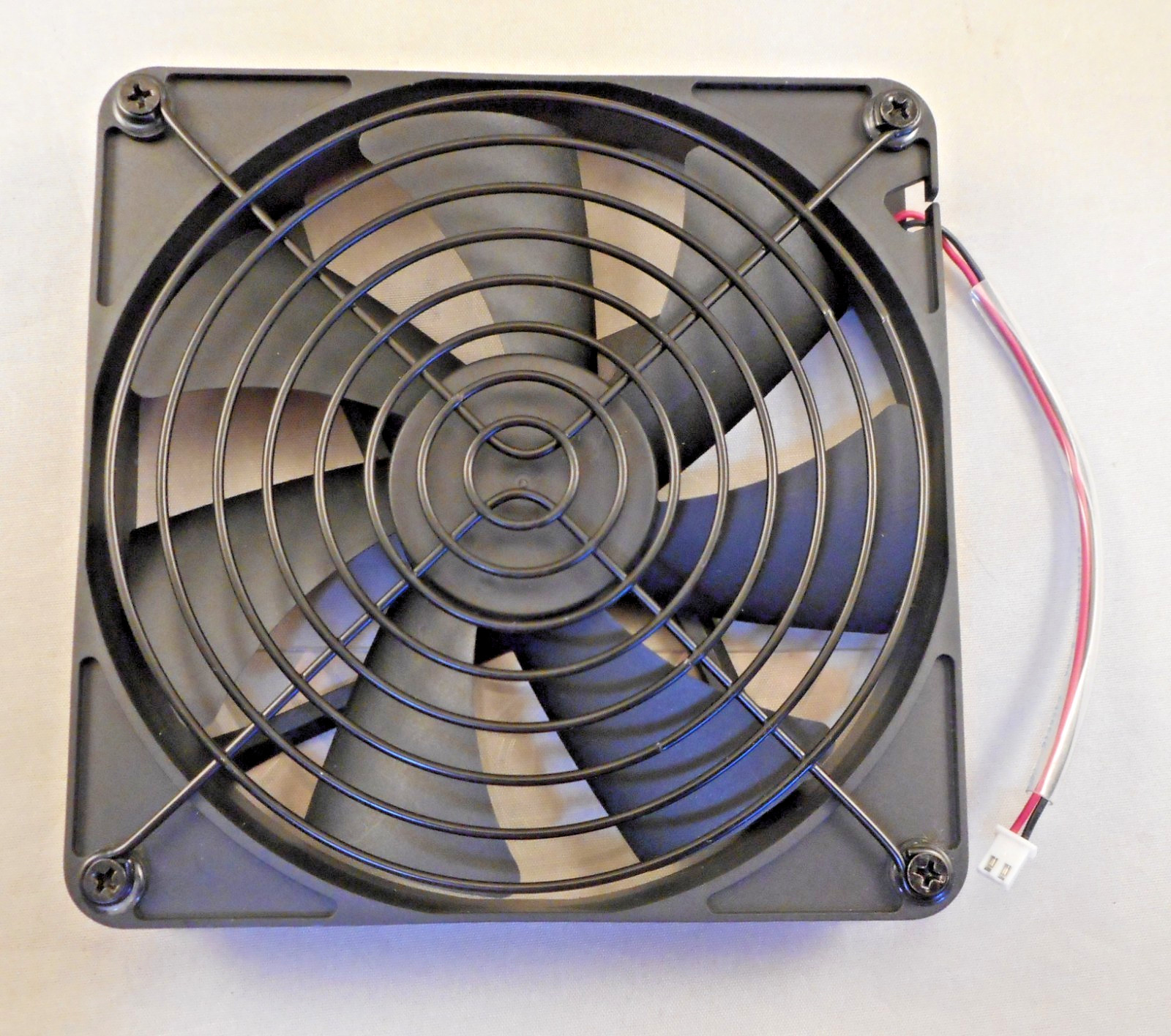 HONG HUA HA1425M12B-Z 140mm 12 Volt DC Case Fan with Grill / Fan Guard