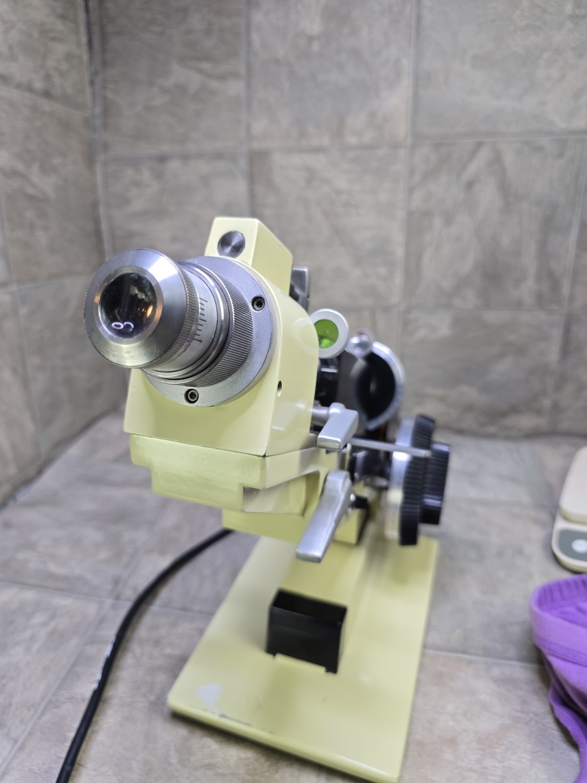 American Optical LENSOMETER (model:12603) 15 Watts /115 Volts