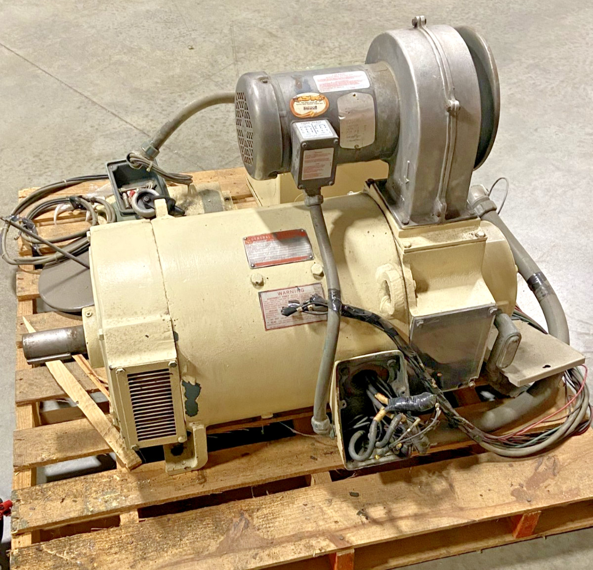 General Electric 40 hp motor with Transformer and Baldor Reliance Blower Motor