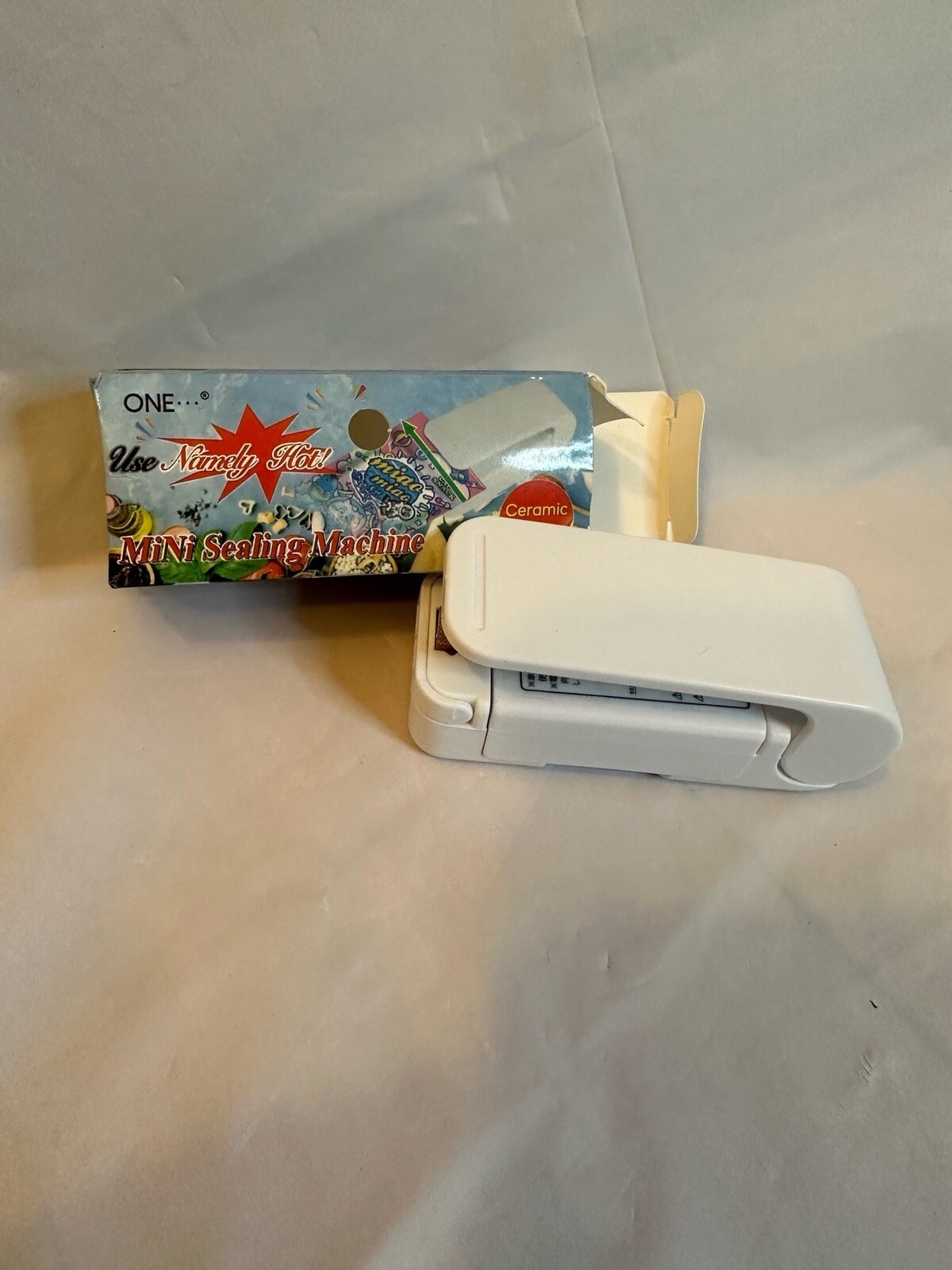 Mini Portable Handy Plastic Bag Sealer Sealing Machine Household (White) (A2)