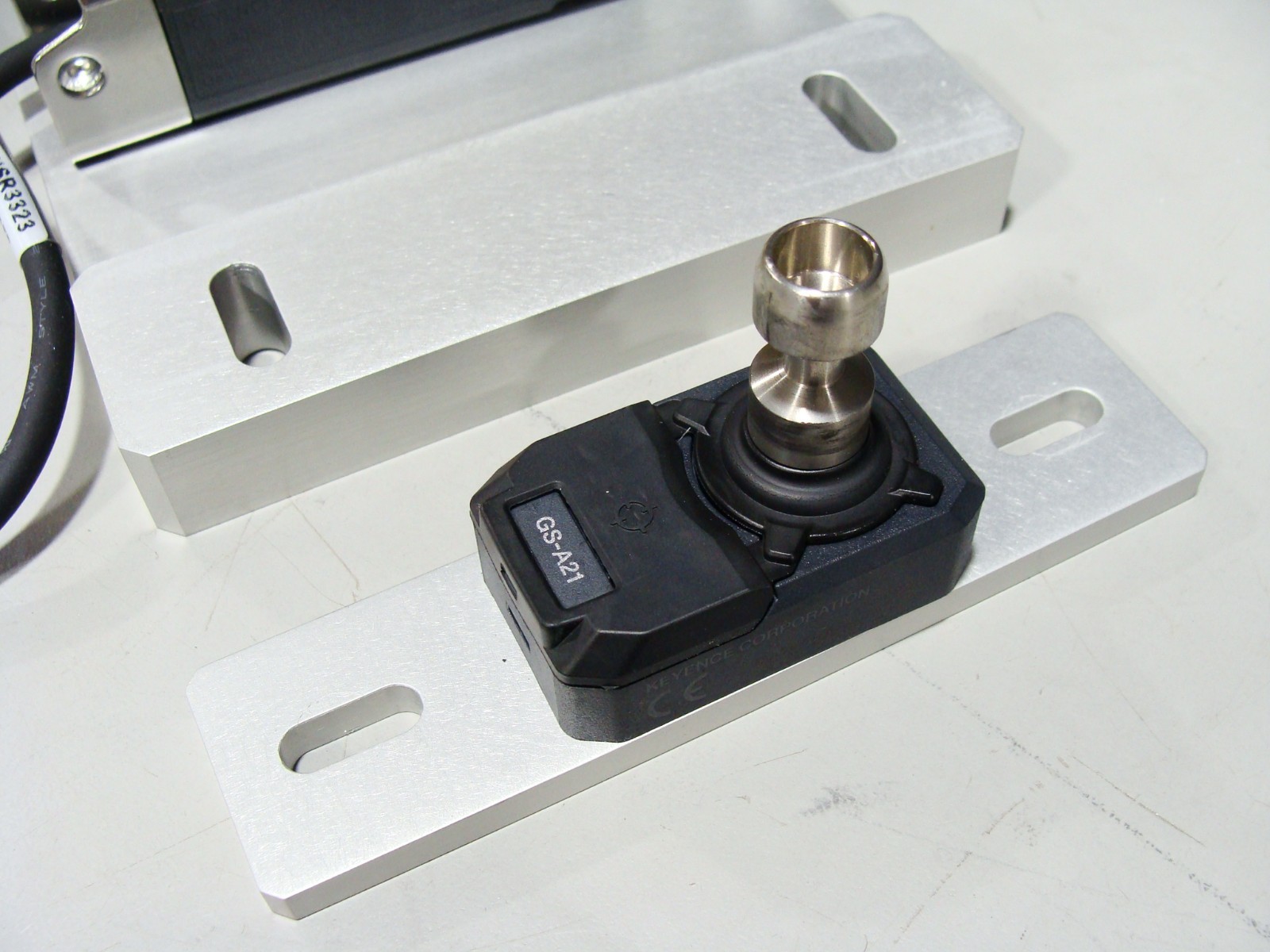 Keyence GS-71PC Safety Interlock Door Switch + GS-A21 & Mounting Brackets