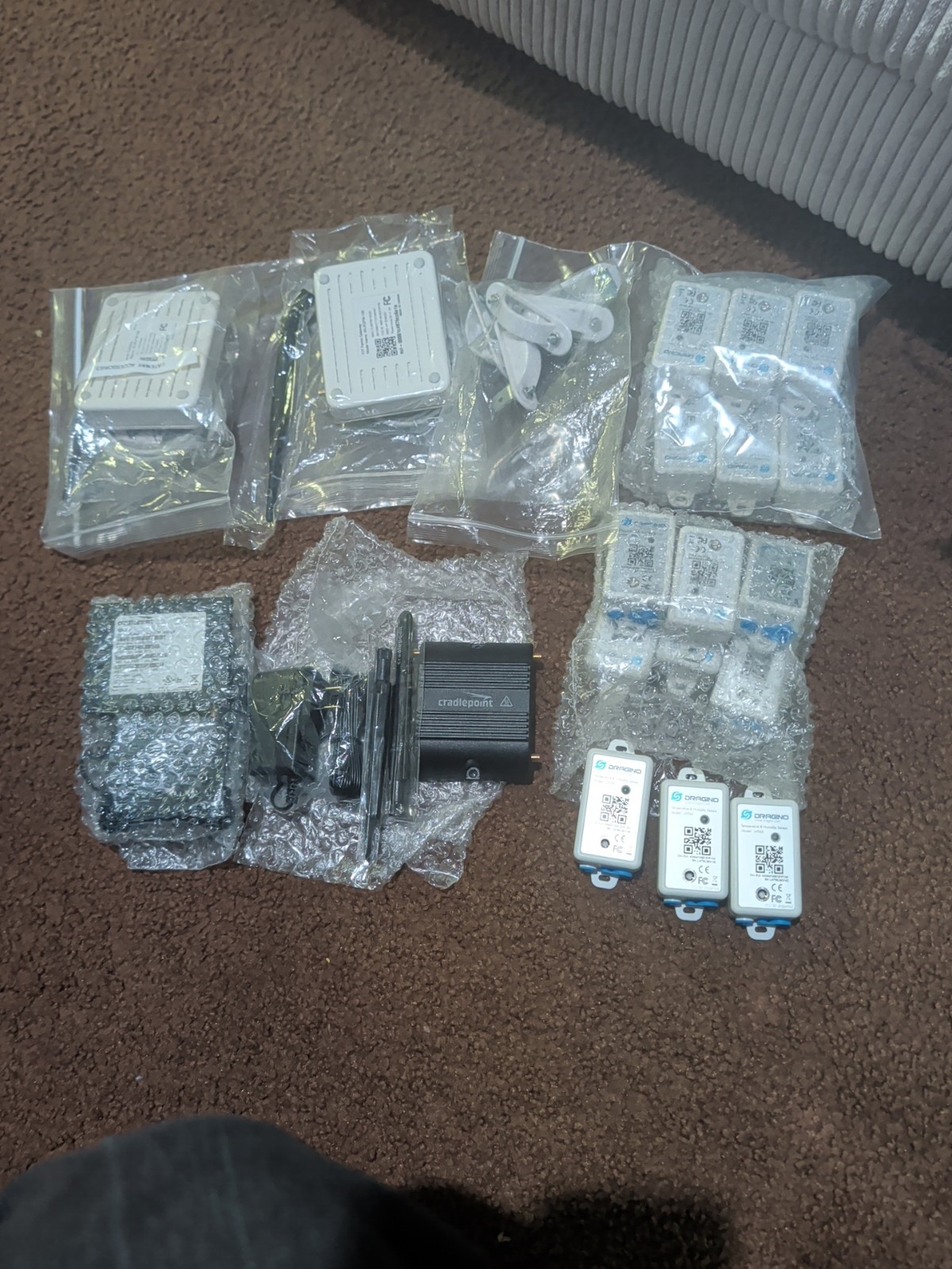 ​BULK LOT (18) Dragino LHT65 LoRaWAN Sensors + (2) Cradlepoint IBR200 LTE Router