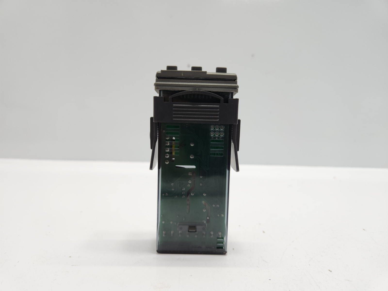 FARNELL CAL3200 1/32 DIN TEMPERATURE CONTROLLER