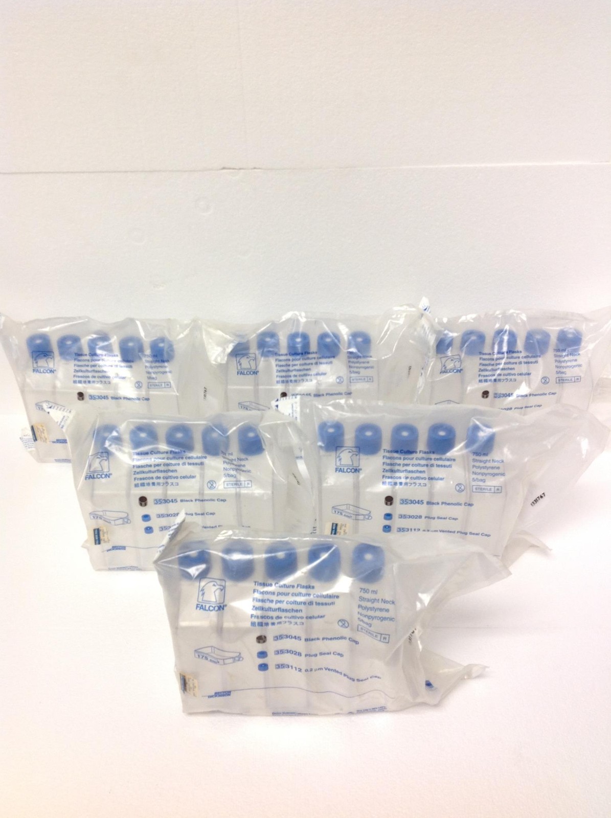 NEW Pack Of 30 750ml Becton Dickinson Tissue Culture Flasks Straight Neck