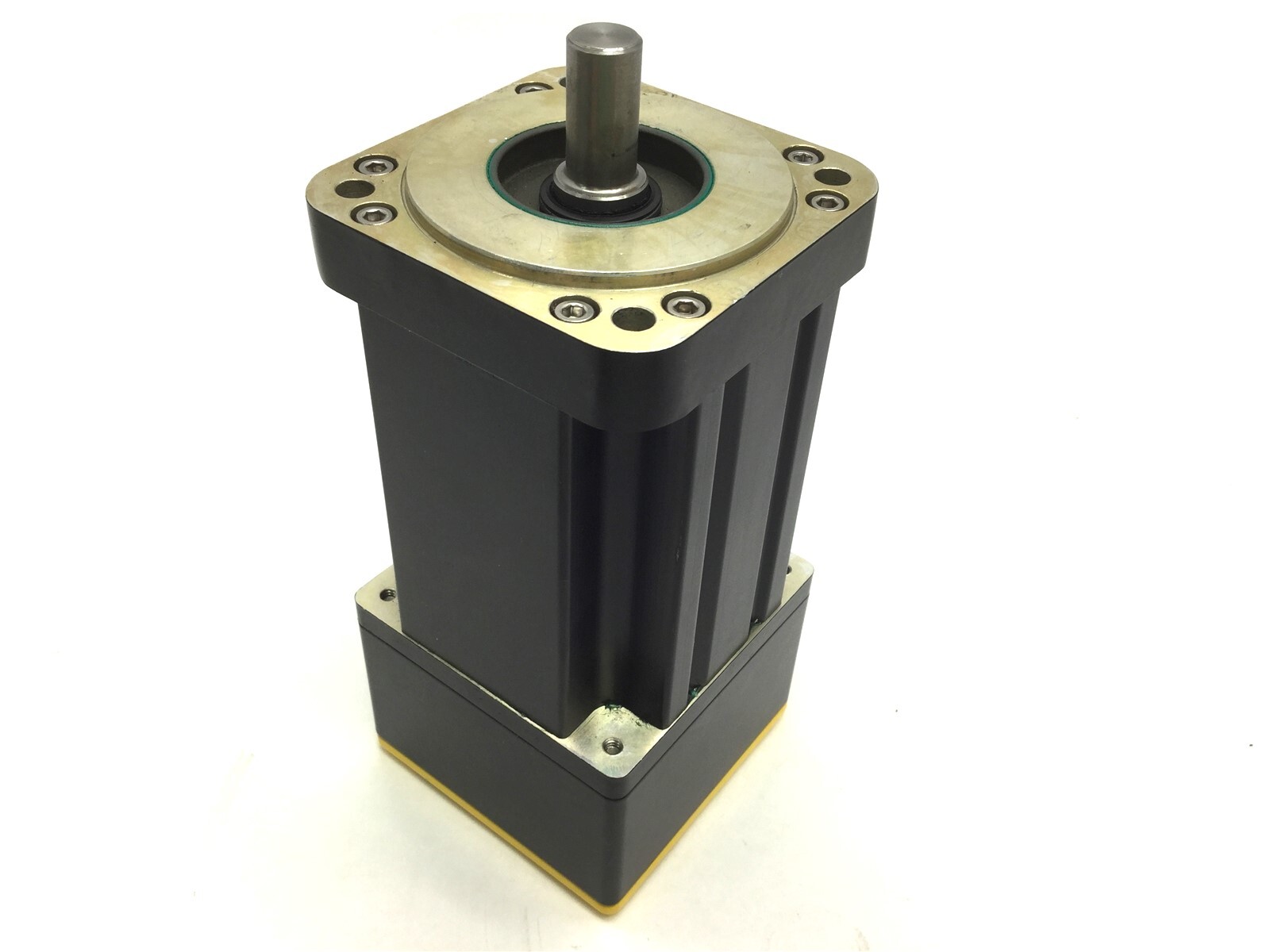 Parker N0702FE-NMSV NeoMetric Brushless Servo Motor, 340VDC, 7500 RPM, 1.21 Nm
