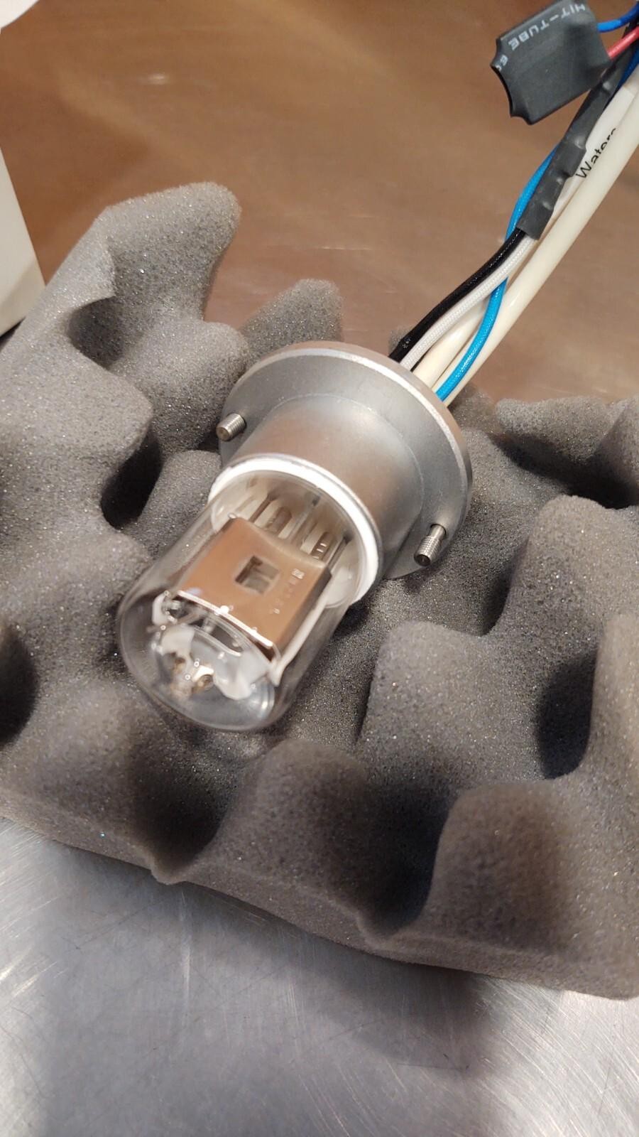 Waters PN 402000353 Performance Plus HB D2 Deuterium Lamp Assembly