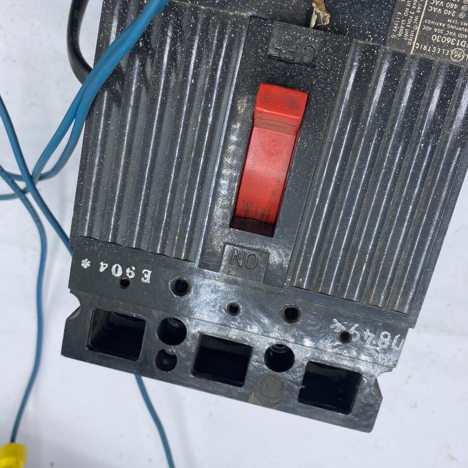 GE THED136030 Type THED Molded Case Circuit Breaker 30A 600VAC 3-Pole ✅