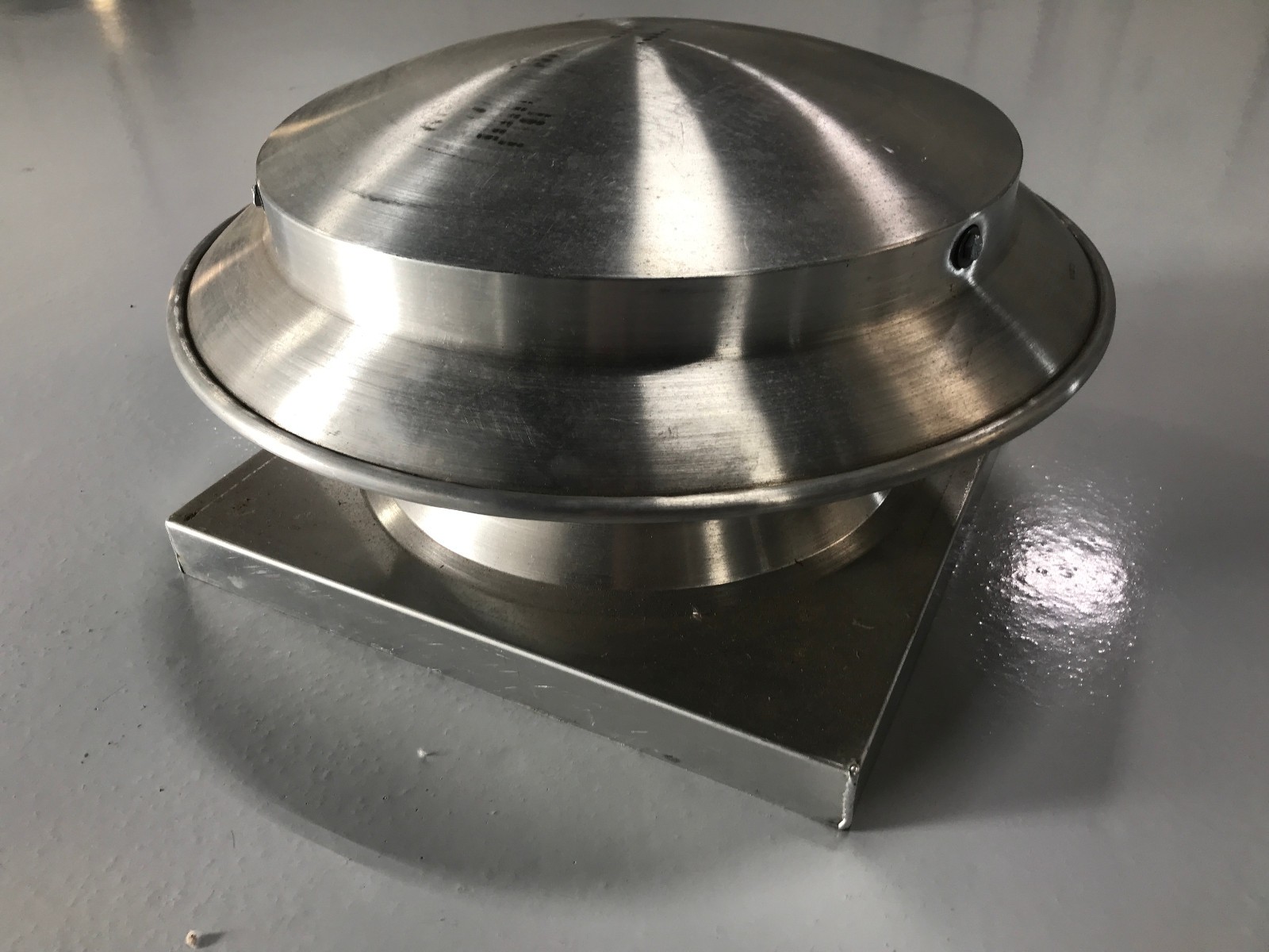 DAYTON 4WN57 10″ Direct Drive Axial Power Roof Ventilator