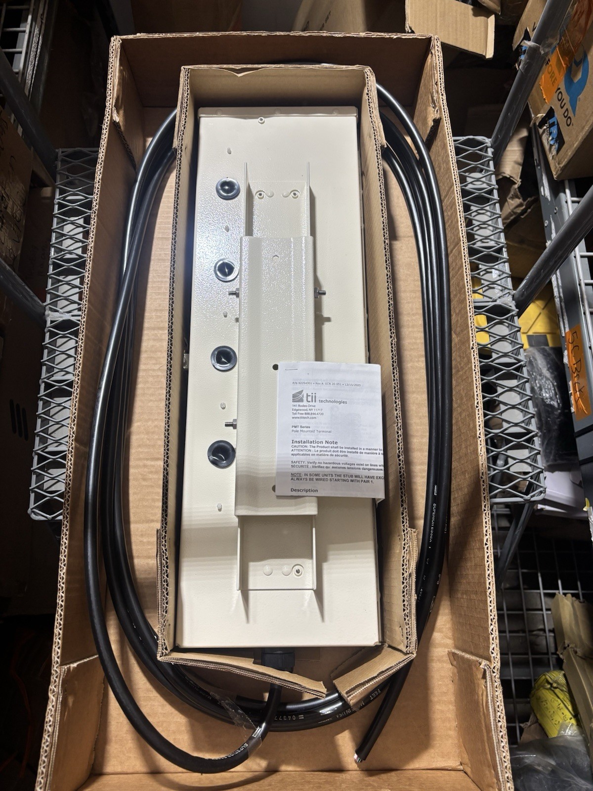 TII Technologies PMT Series Pole Mounted Terminal Box P/N 92254301 NEW