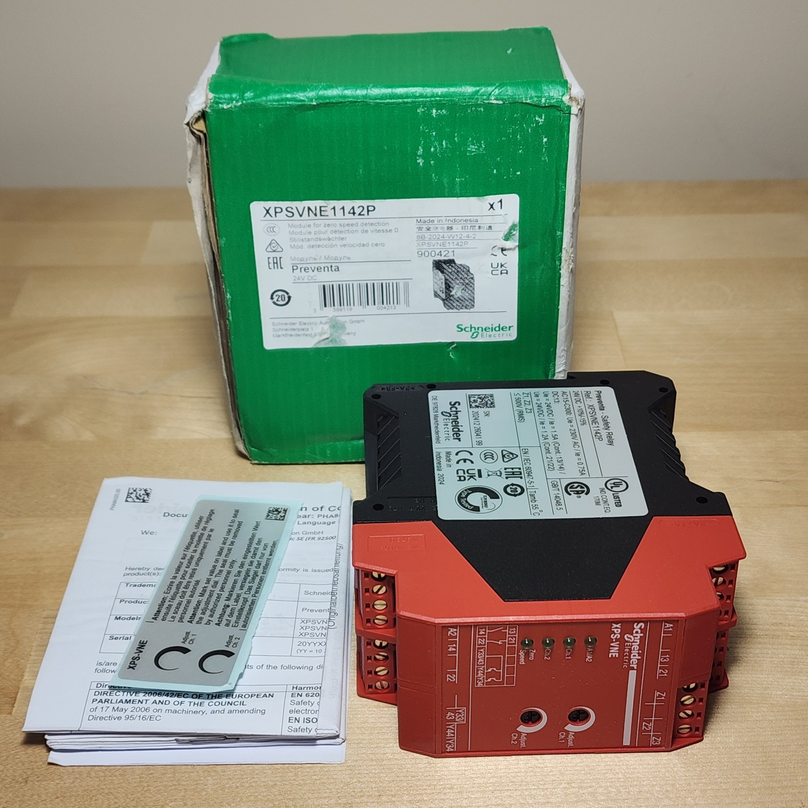 Schneider Electric XPSVNE1142P Preventa Safety Module Zero Speed Detection 24VDC