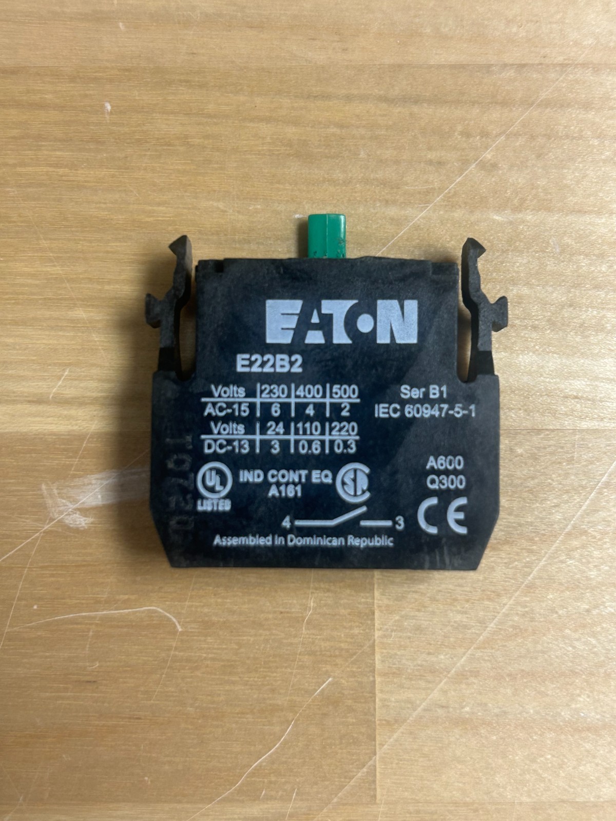 Eaton Cutler-Hammer E22B2 Contact Block Used