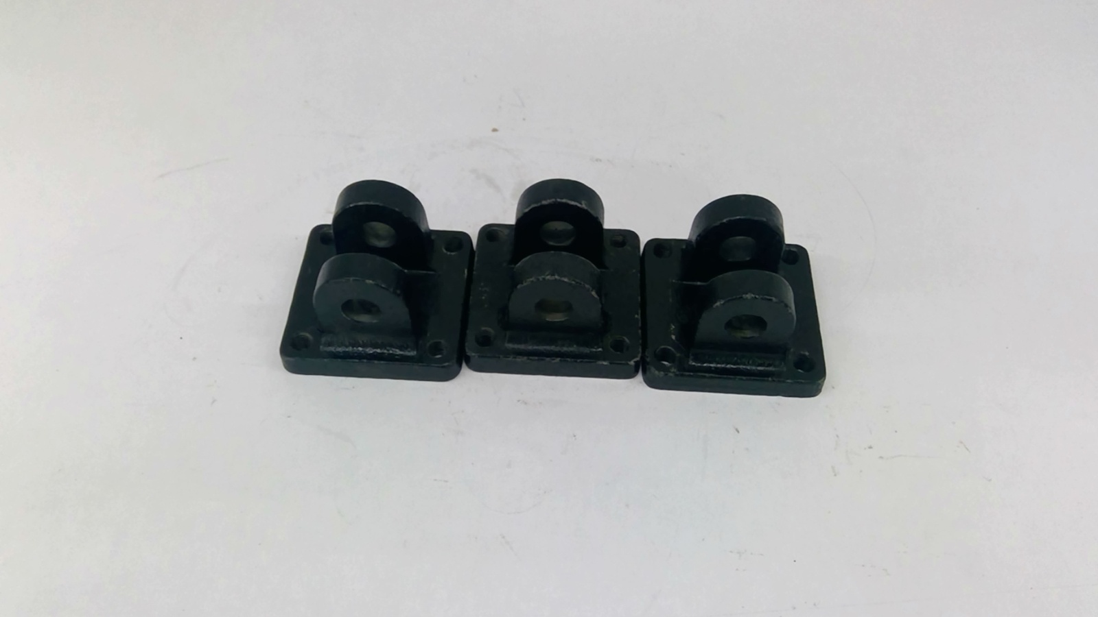 Miller Fluid Power Clevis bracket BMP2-2 H8 6C03 Lot Of 3
