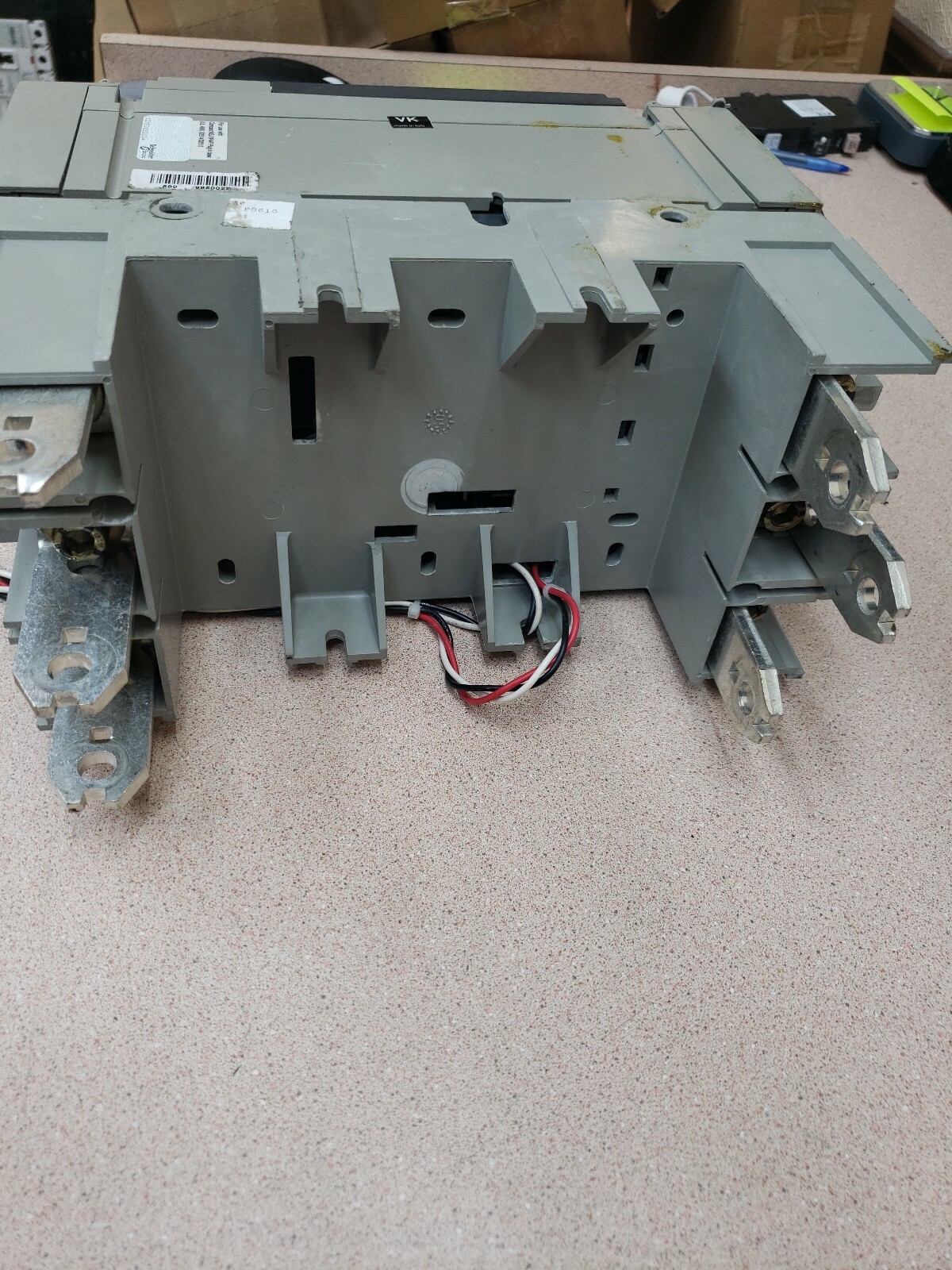 MERLIN GERIN NSJ NSJ600 A NSJ600A 3 POLE 600 AMP 600v MOLDED CASE SWITCH
