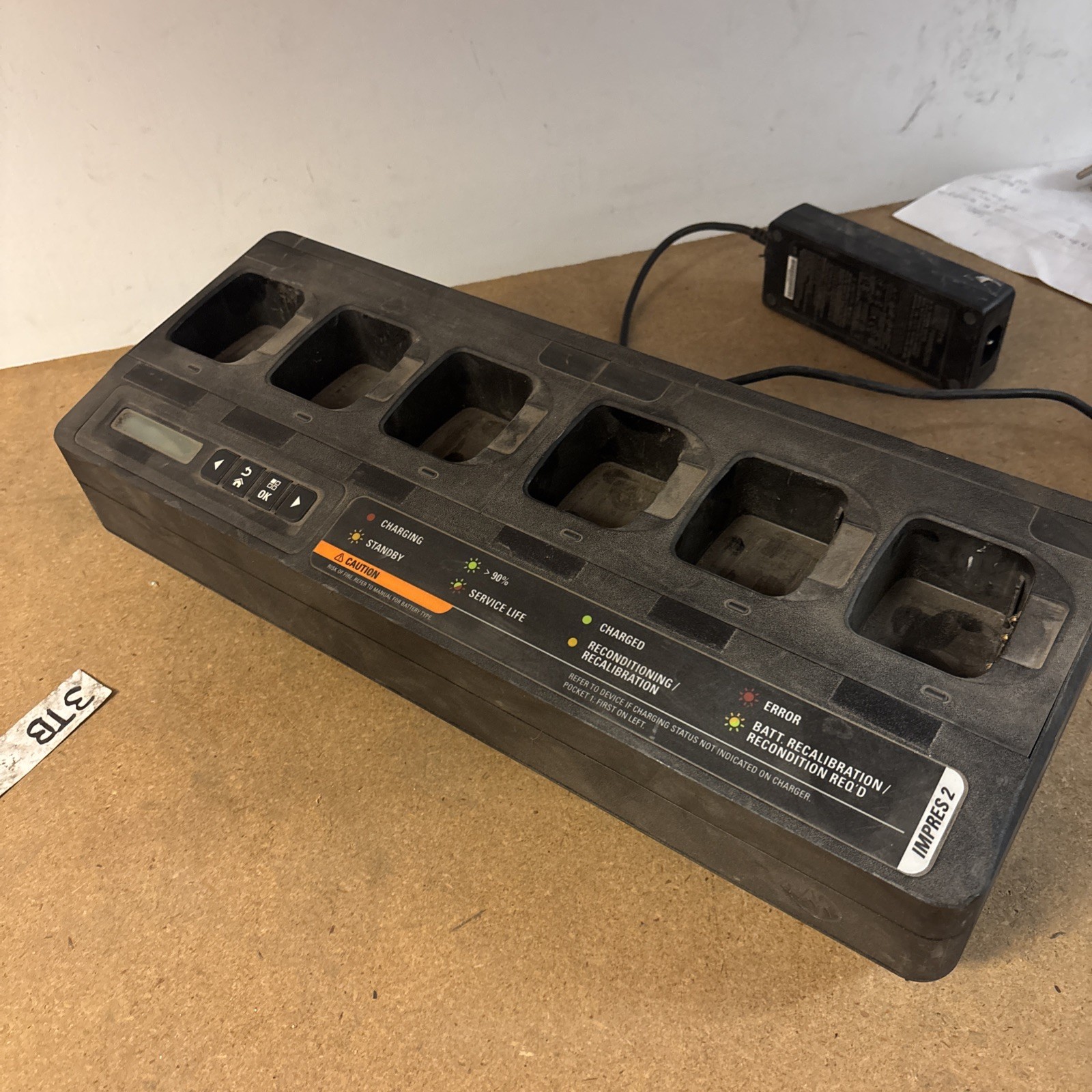 Motorola Impres 2 PMPN4283A Multi-Unit 6 Slot Battery Charger w/ Power Supply