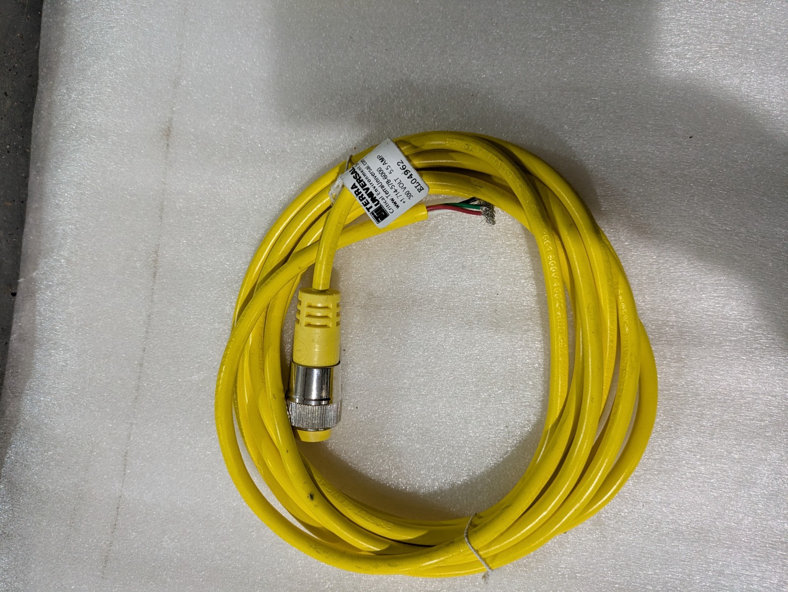 Terra Universal EL04962 M12 Cable 300V 5.5A Cleanroom Equipment Yellow OEM Part