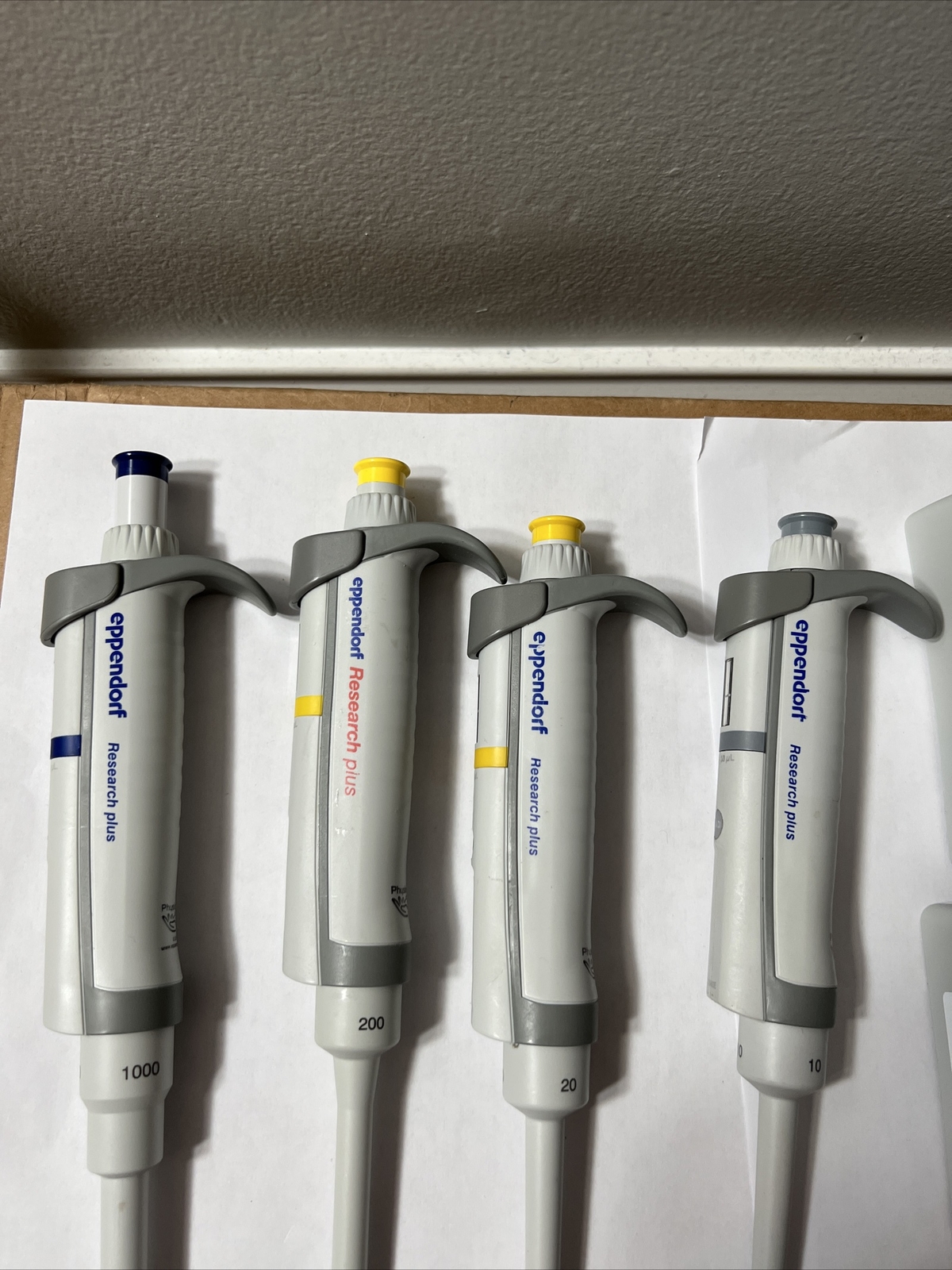 Set of 4 Eppendorf Research Plus Pipette 10,20,200,1000uL Pipetman +Tip Boxes
