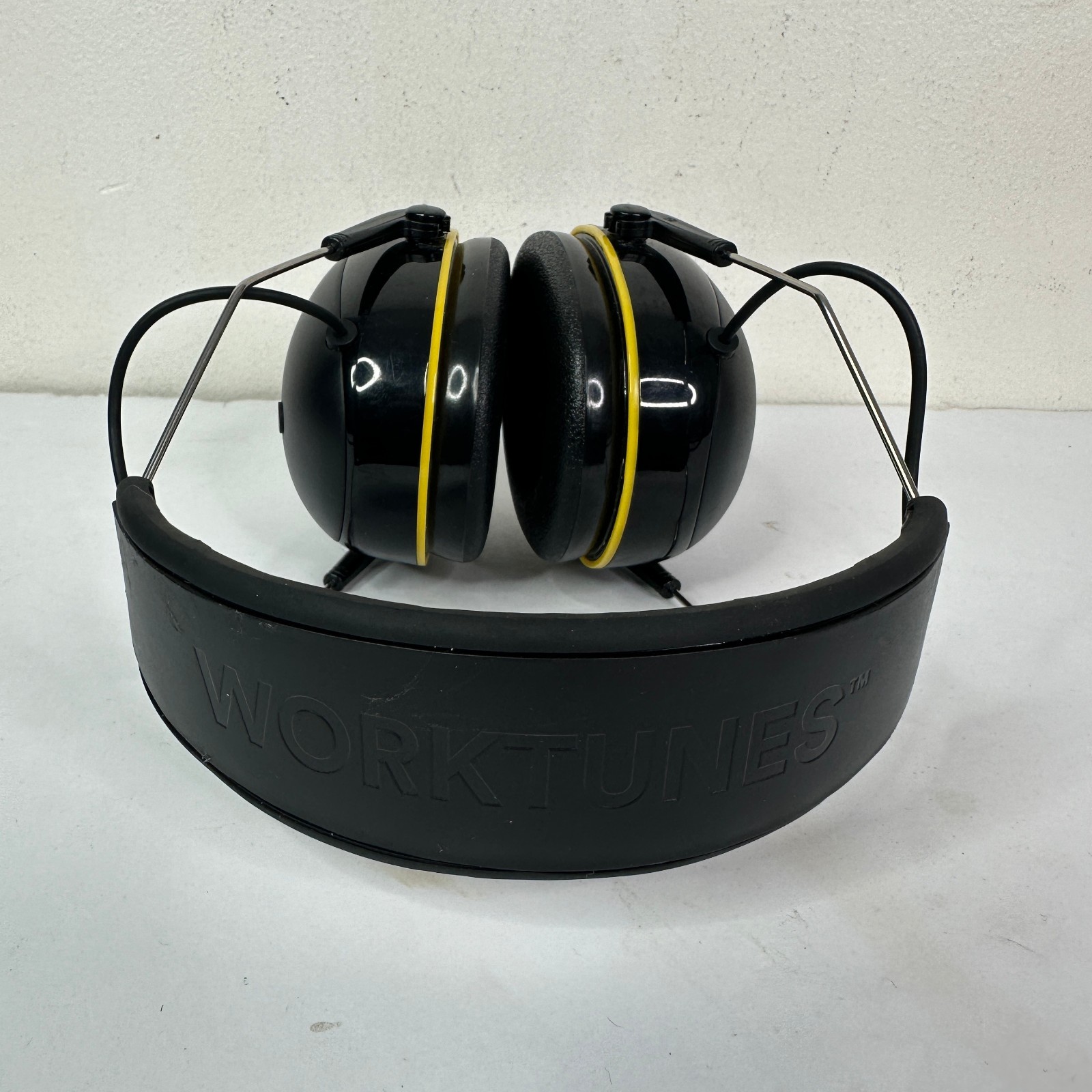 3M Worktunes Connect Wireless Hearing Protector with Bluetooth w/ USB Cable
