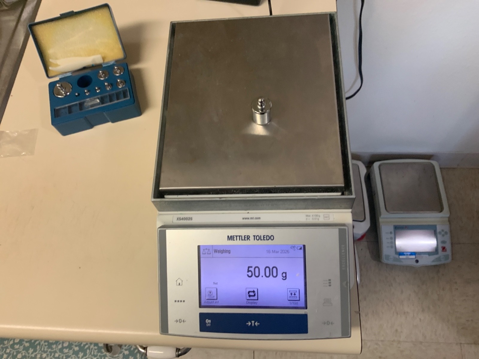Mettler Toledo XS4002S Scale Balance