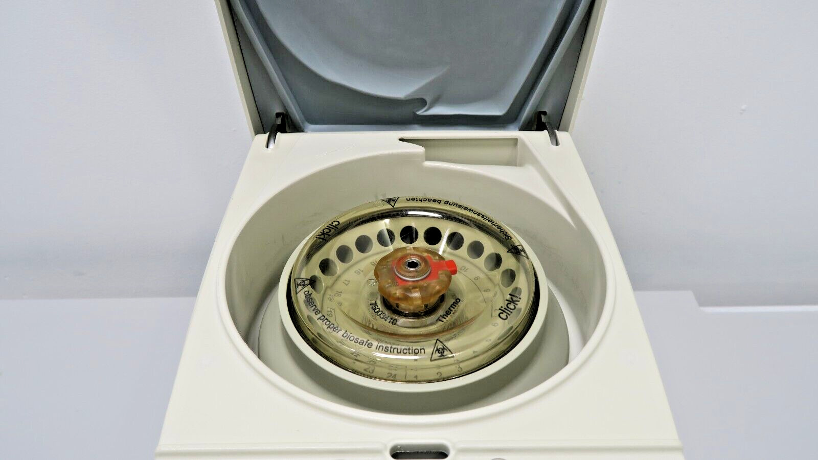 Thermo Scientific MicroCL 17 Microcentrifuge with 24 Place Fixed Angle Rotor