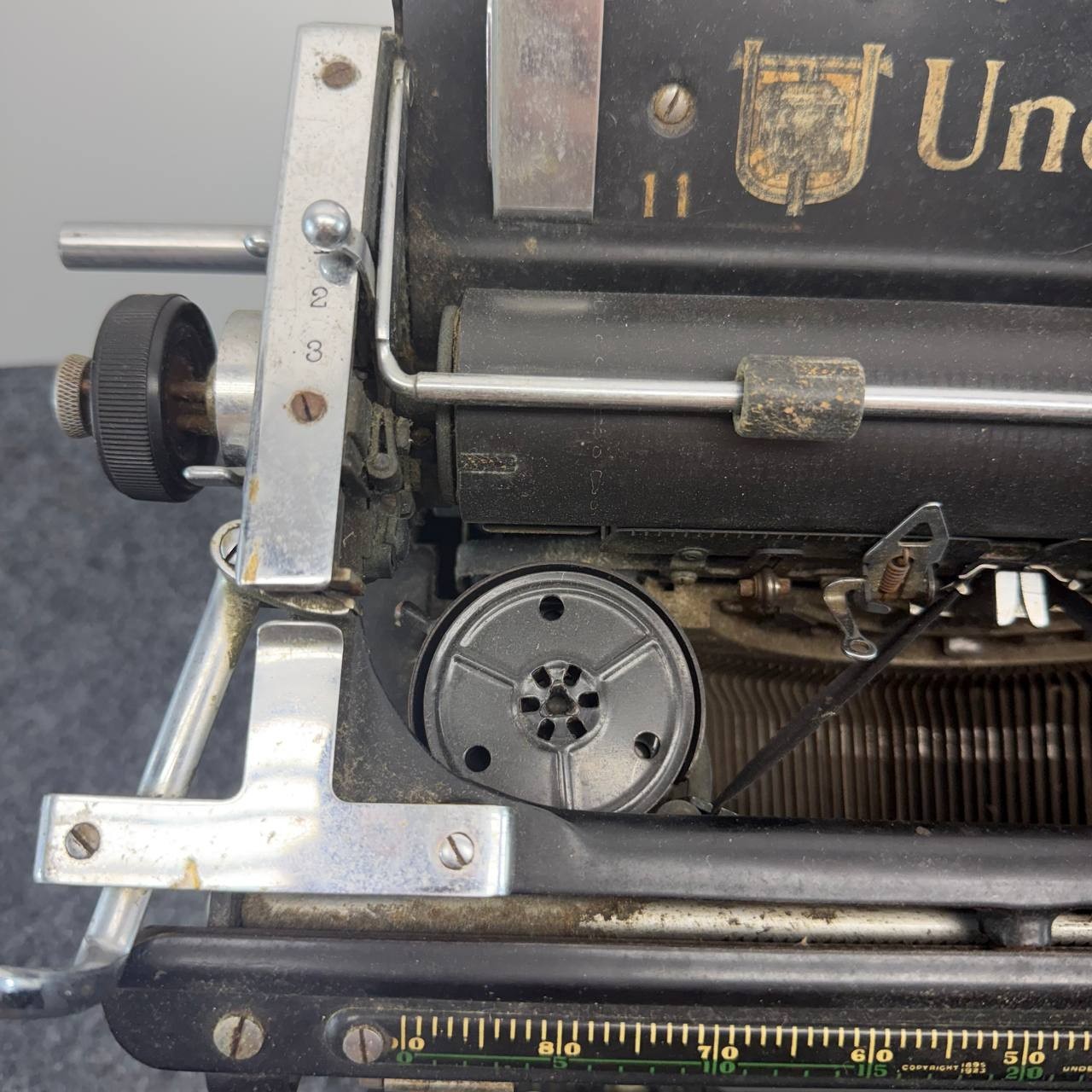 Underwood Model 11 Vintage Desktop Typewriter Glass Keys Black Untested