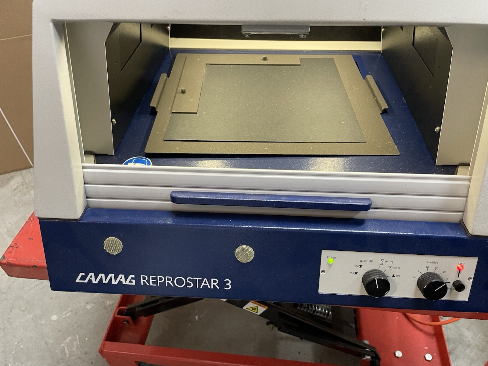 CAMAG UV Cabinet 4 TLC Visualizer | 022.9611 | 115V Lab Equipment
