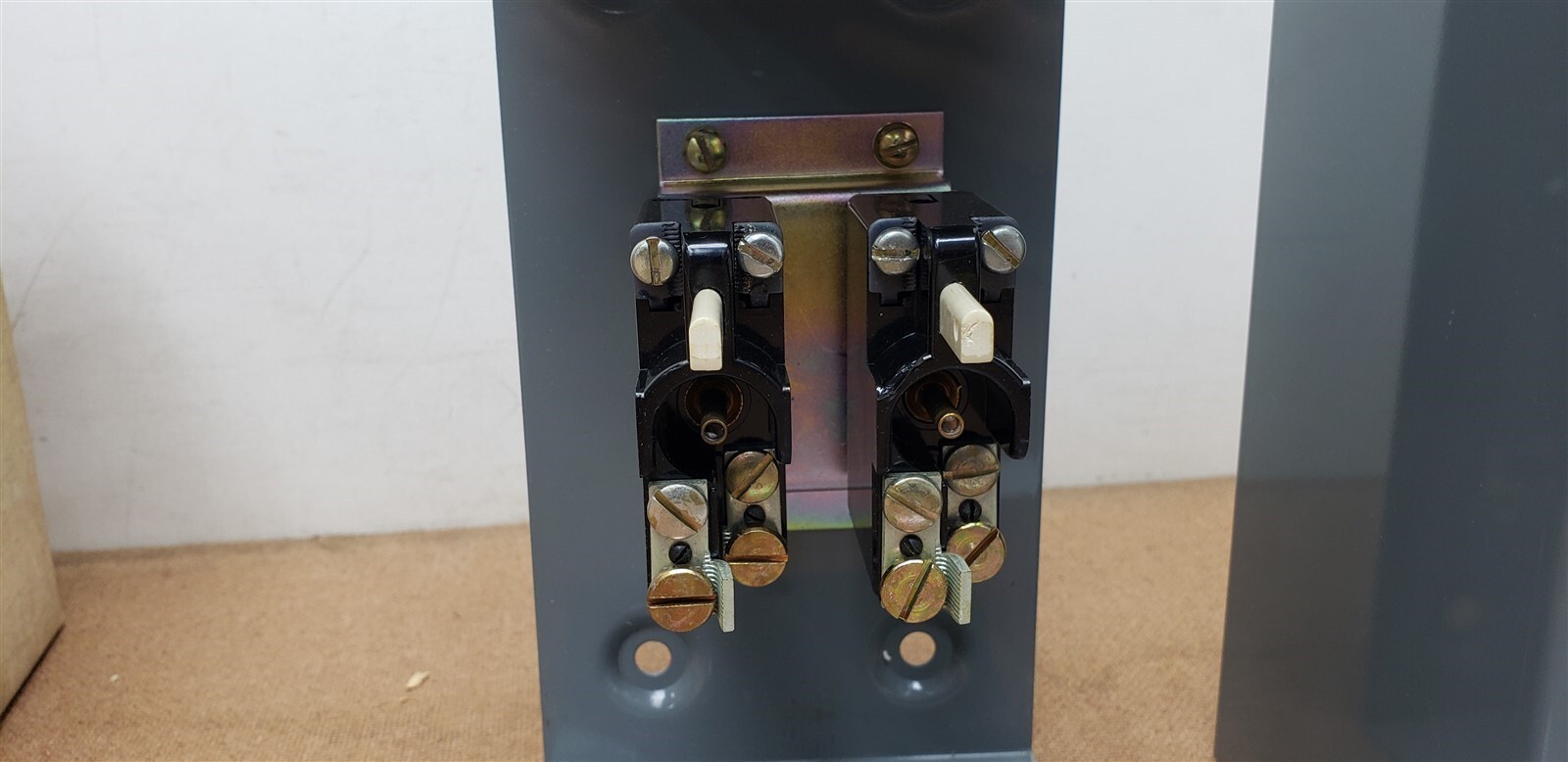 Furnas 48DB21B Includes 2 25 Amp Remote Mounted Thermal Overloads New In Box OS