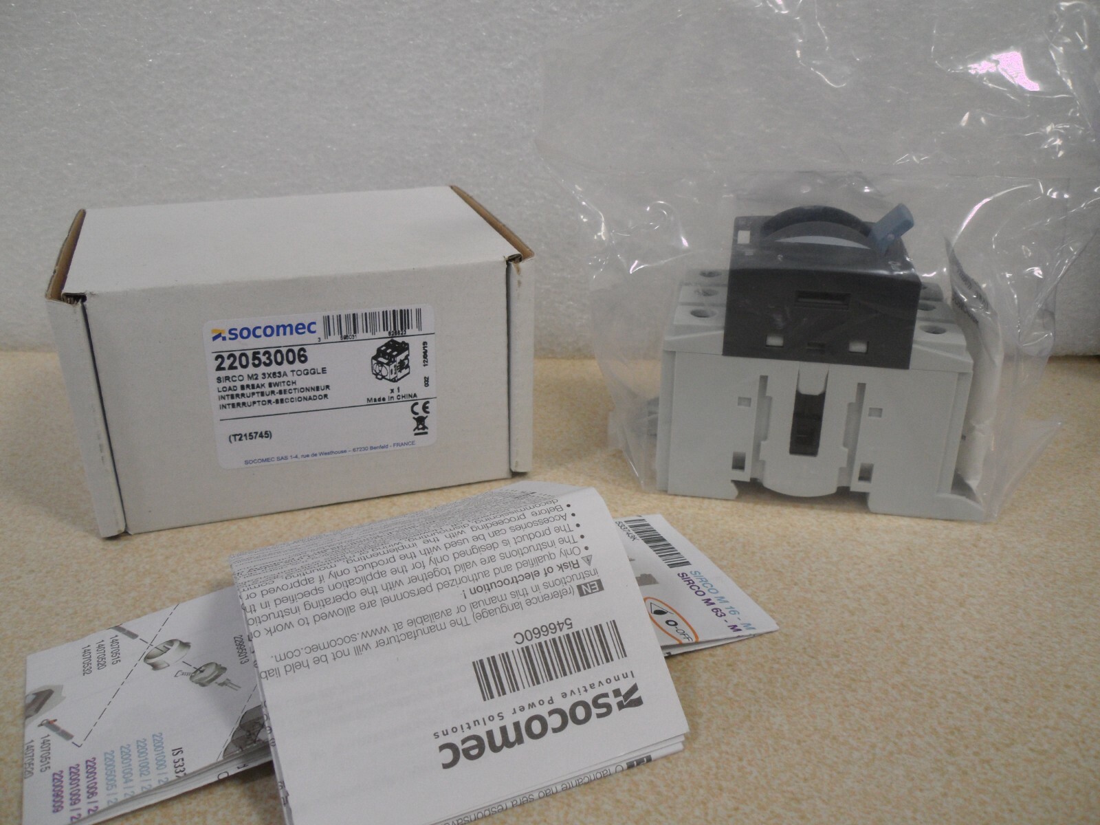 Brand new in box! Socomec SIRCO M2 #22053006 3pole Load Break Switch 63A