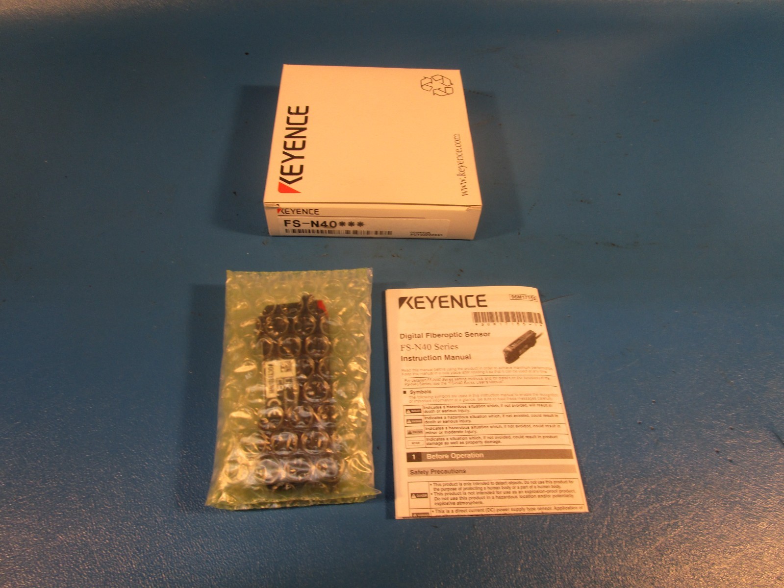 Keyence FS-N40, Digital Fiber Optic Sensor
