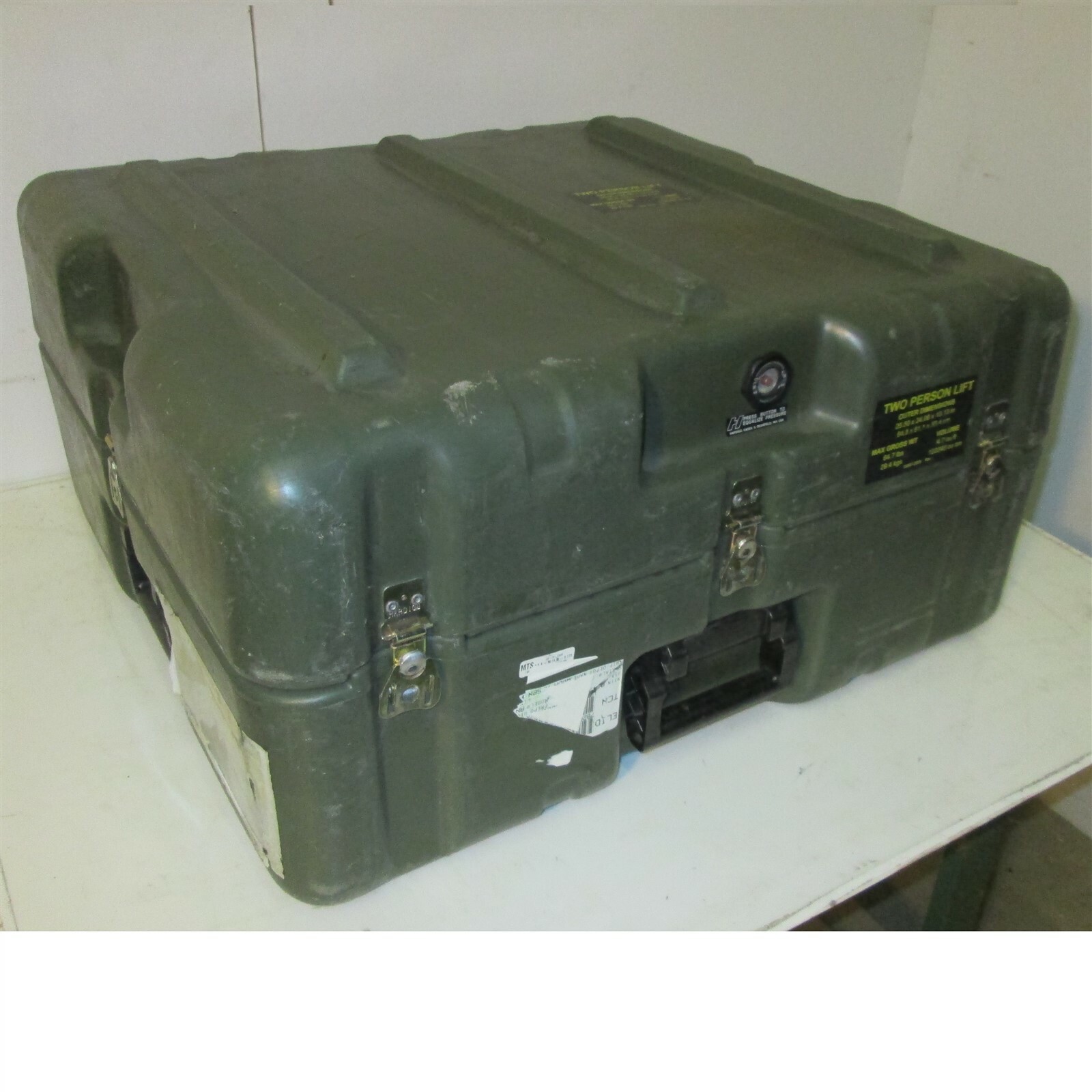 Hardigg Pelican Hard Case Hinged Single Lid AL2221-0604 Roto Molded 26x24x14 F1