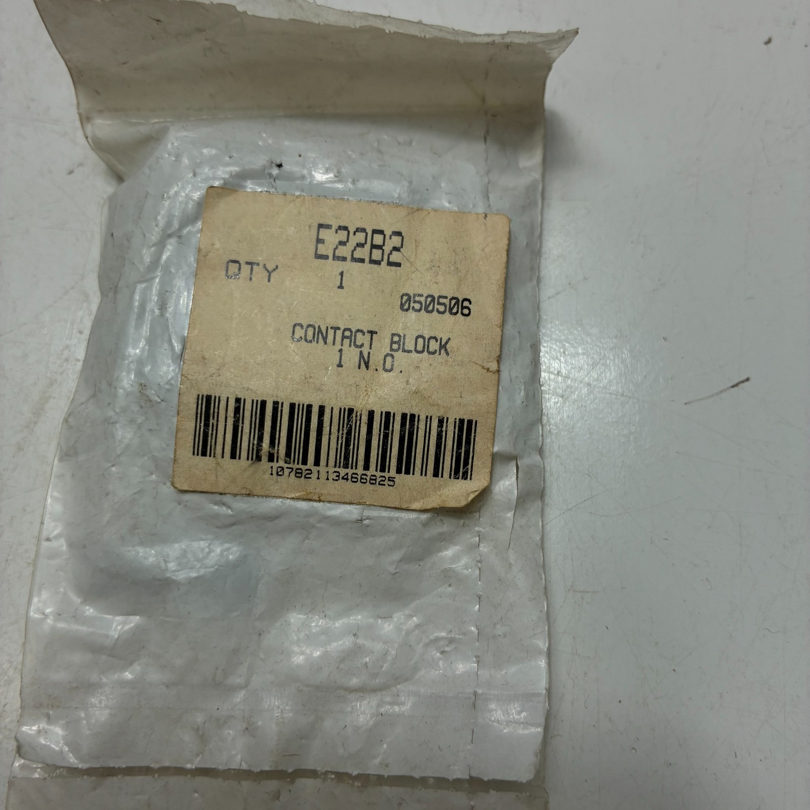 CUTLER-HAMMER E22B2 Contact Block Ser. A1 E22 Series 600VAC (Lot of 3)