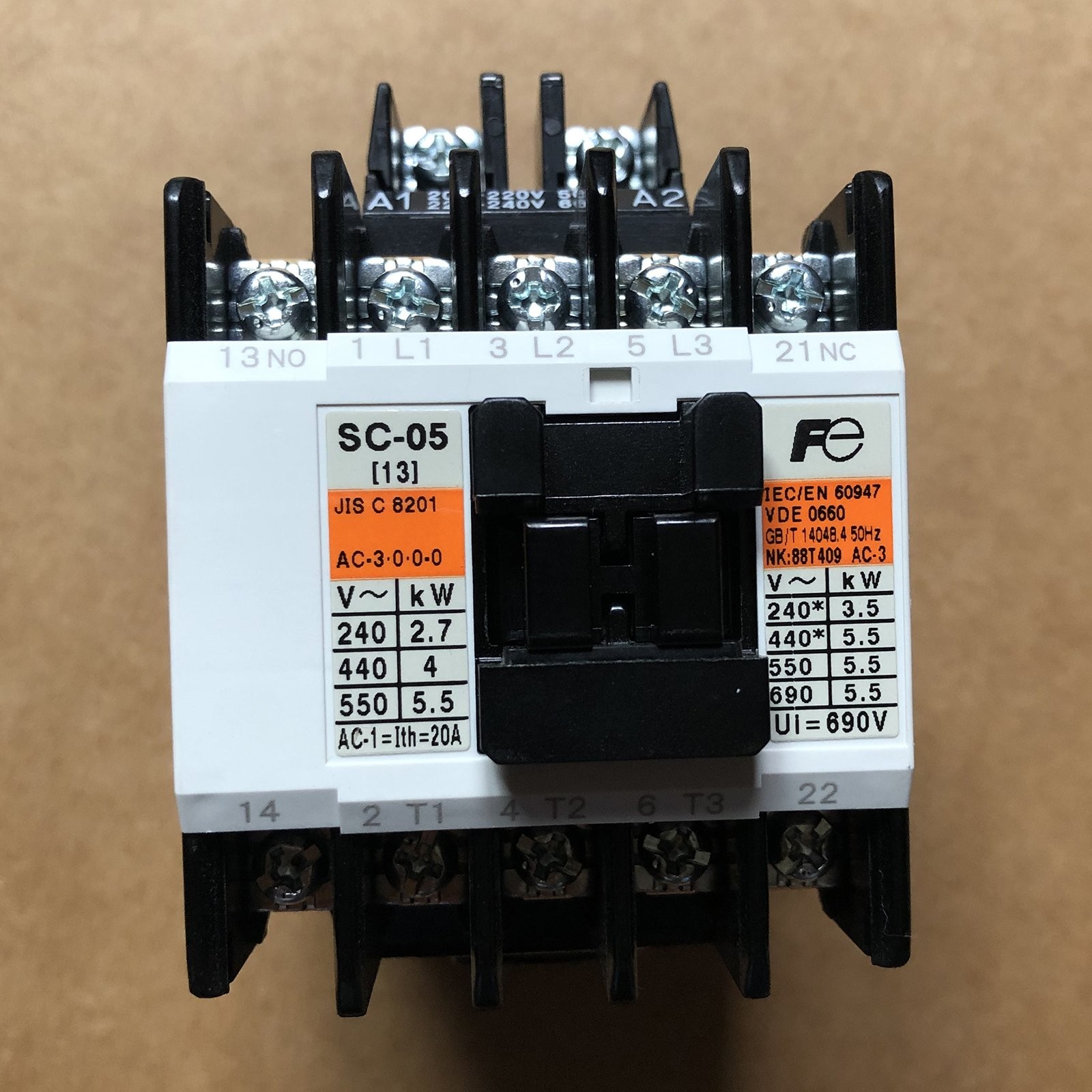 For FUJI SC-05 220V New Magnetic Contactor Free Shipping