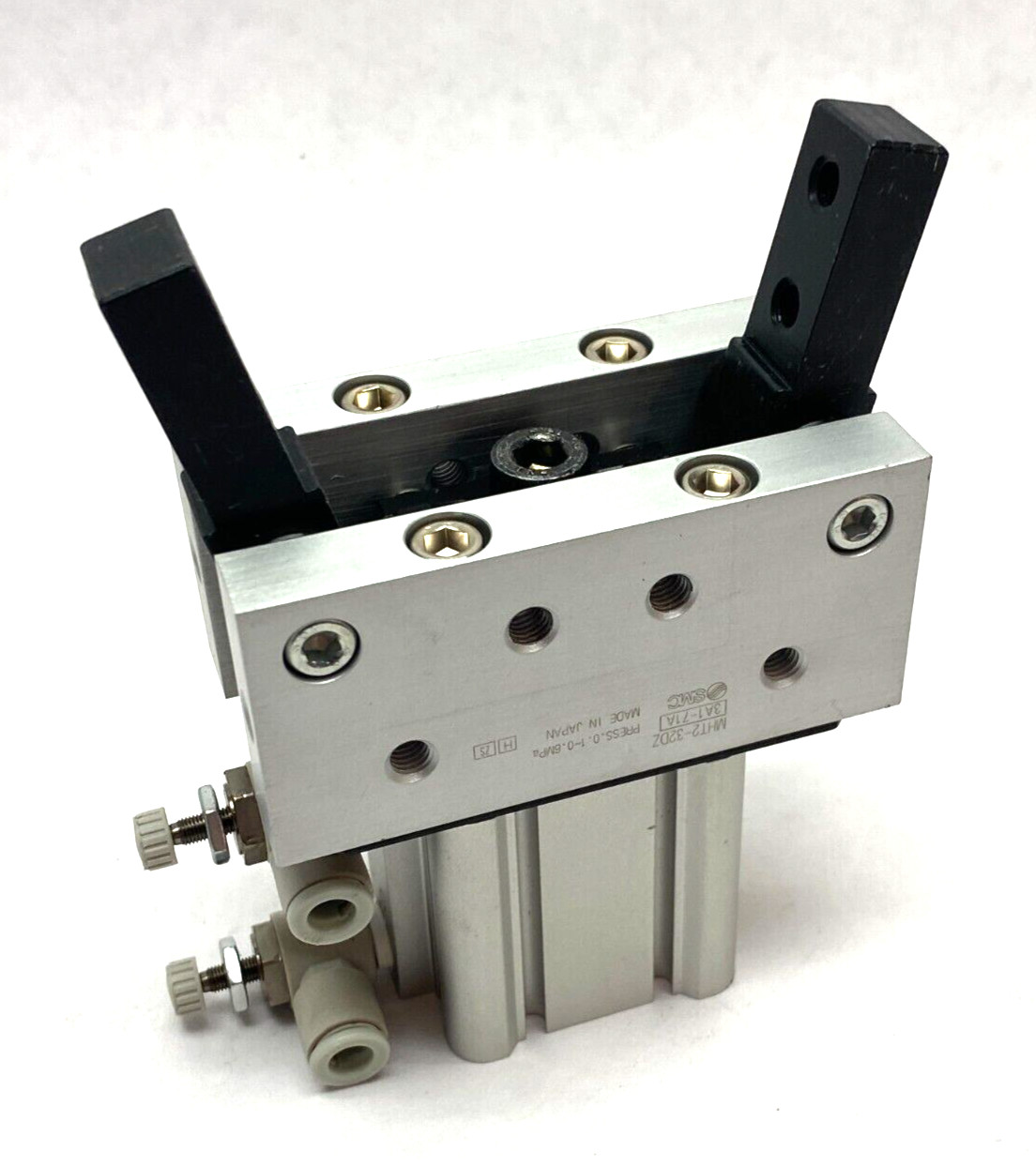 SMC MHT2-32DZ Pneumatic Toggle Gripper 2-Finger 32mm Bore 0.1~0.6MPa Press