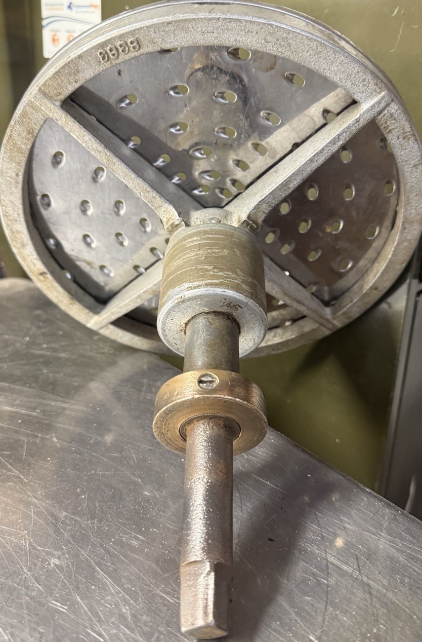 Hobart Plate/Disc Holder For Pelican Head For #12 Hub With Grater Plate