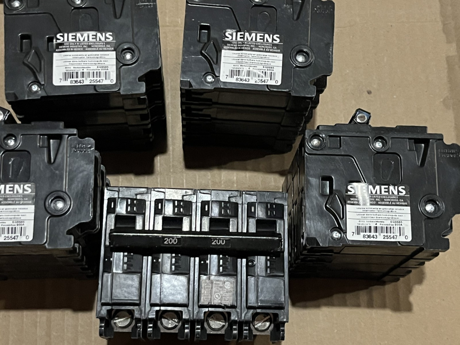 SIEMENS EQ9685 4 Pole 200 AMP Type EQ EQ-P Main Circuit Breaker NEW