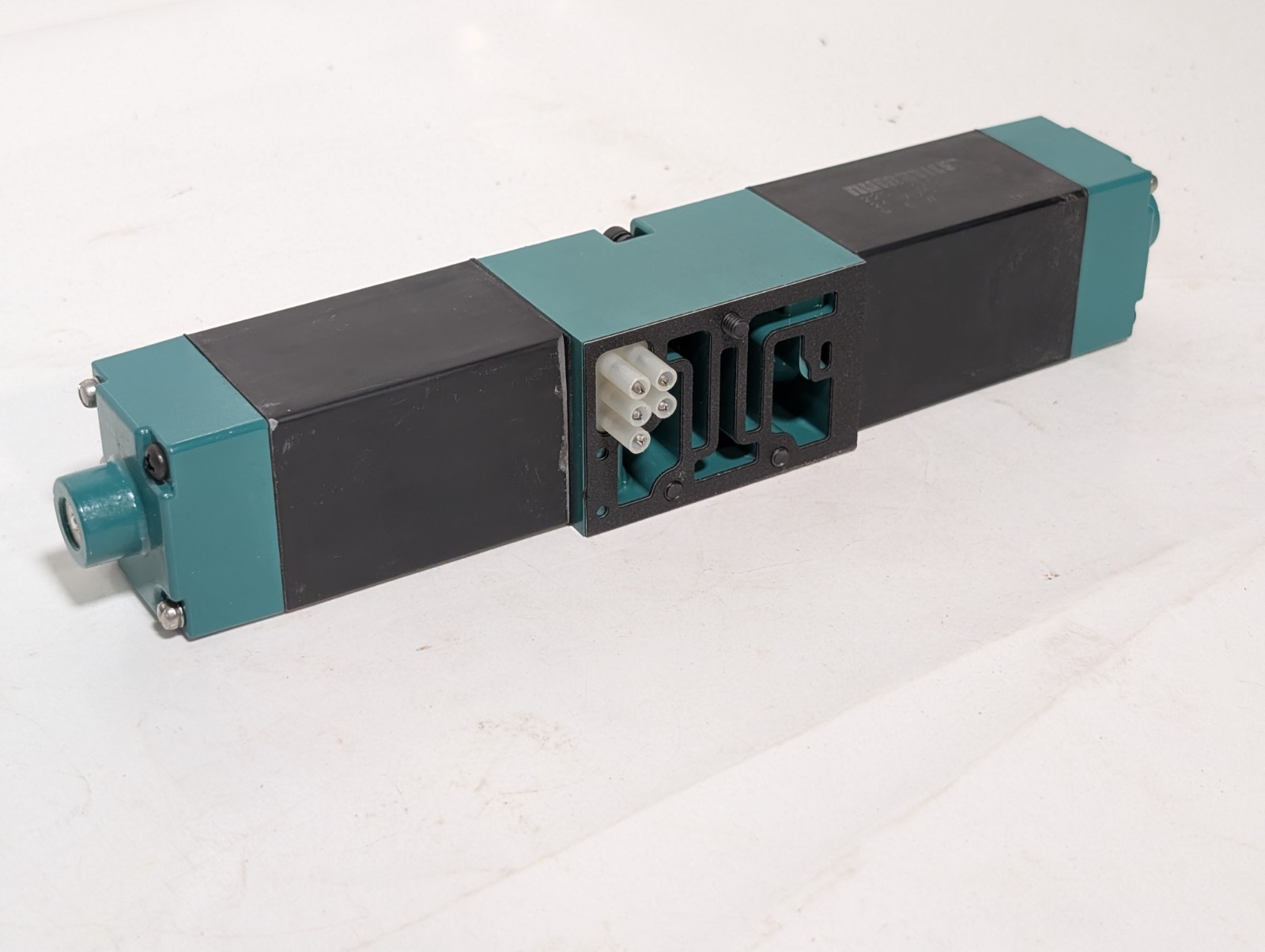 Numatics 92226U-DC Pneumatic Solenoid Air Valve, 24VDC, 0.4A, 150PSIG, USA Made