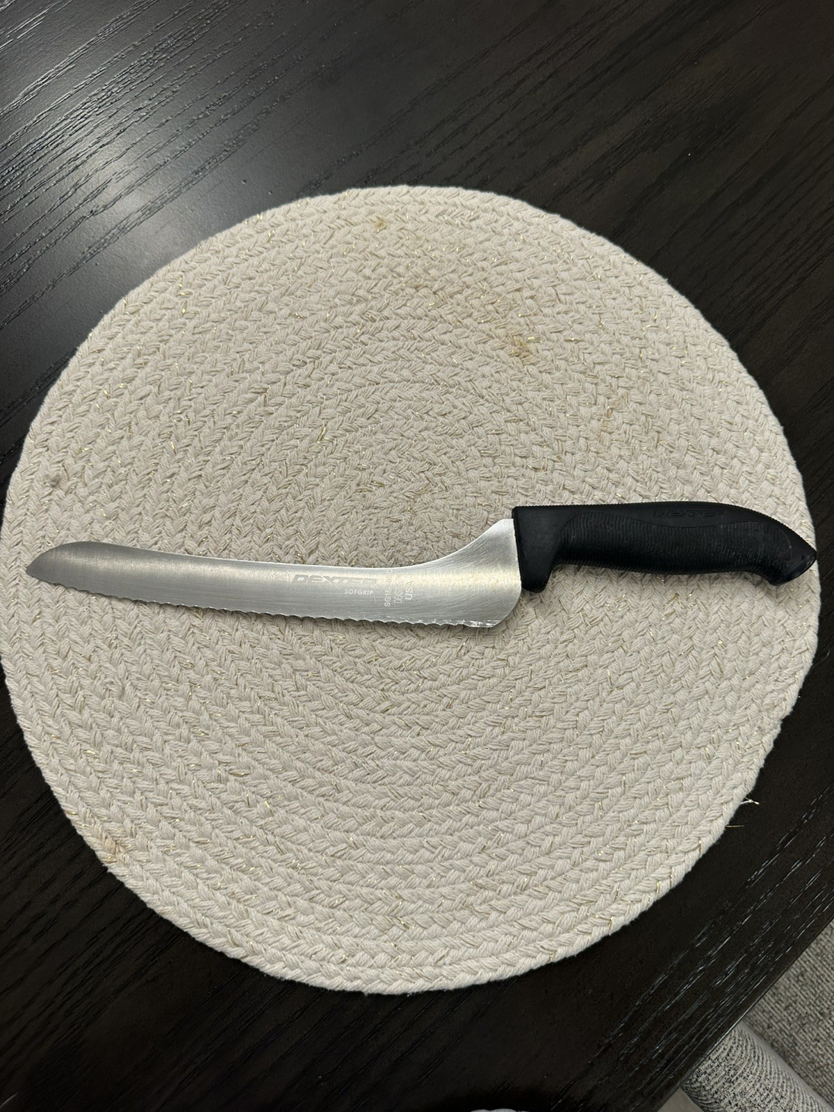 Dexter USA 9″ Offset Scalloped Slicer Bread Sandwich Knife Black SG163-9SC