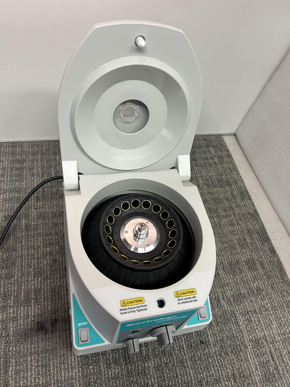 Labnet Spectrafuge 16M Micro Centrifuge with Rotor