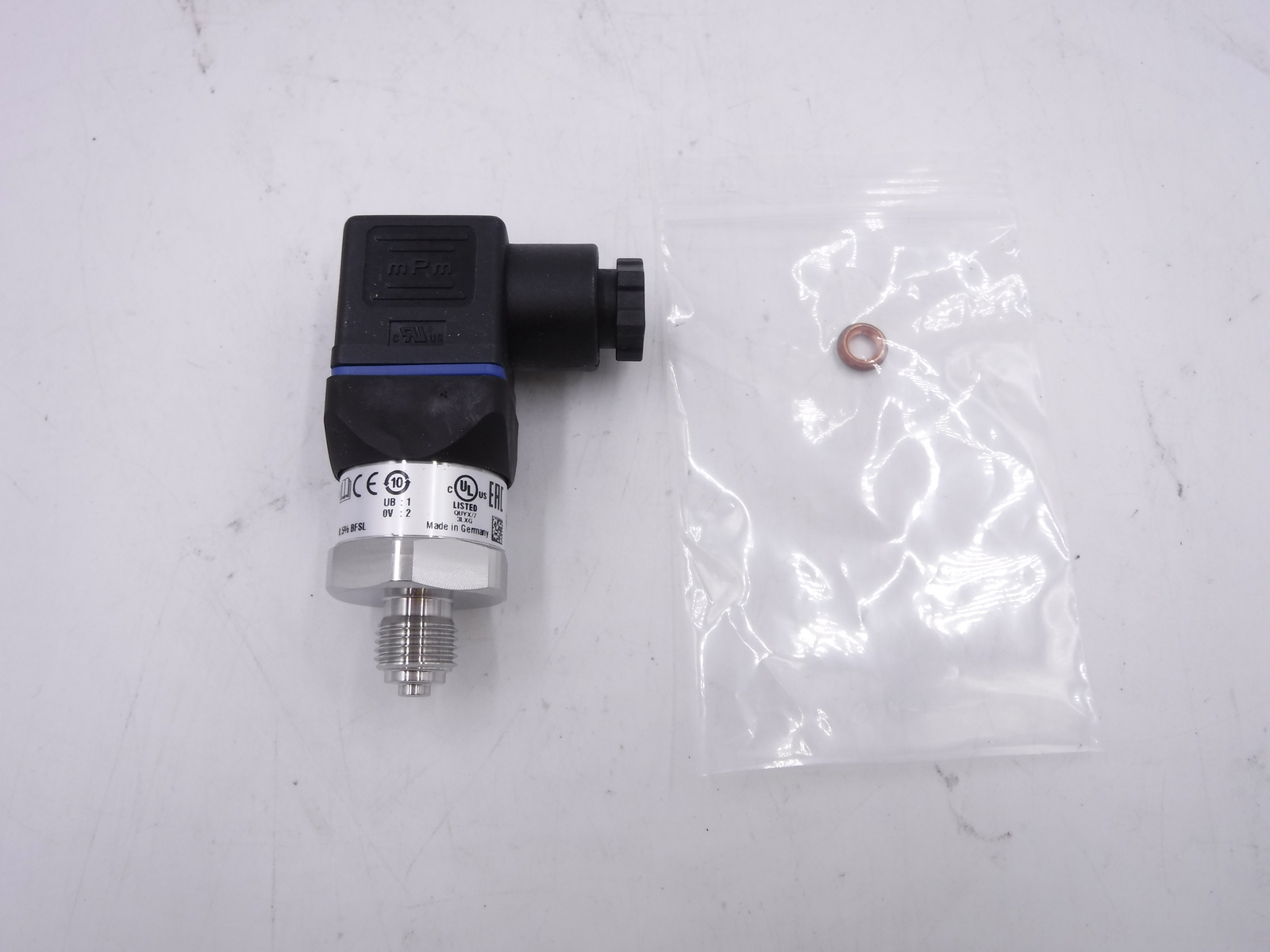 Wika Instruments 12718115 Pressure Sensor A-10, 16 Bar, 4-20 mA, 8-30V, 0.5BFSL