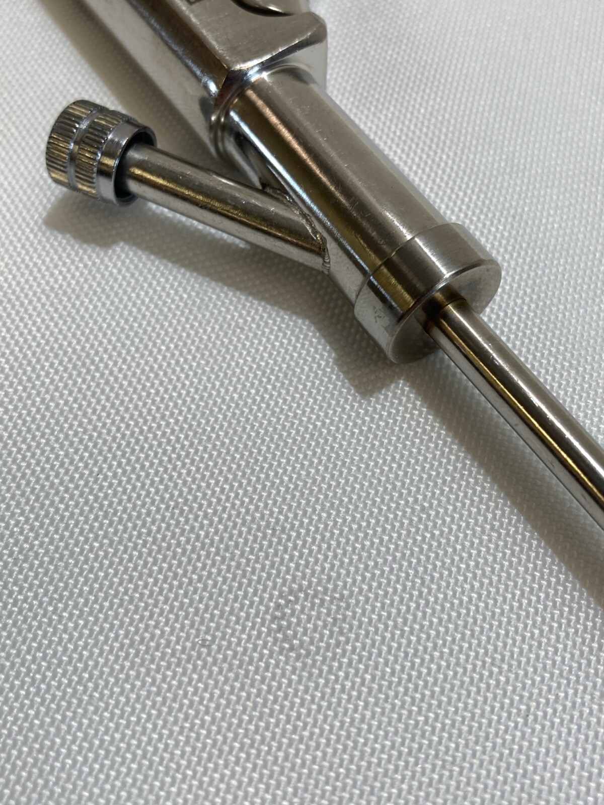 Stainless Steel Self Righting Single Action T/C Jaw Laparoscopic Needle Holder